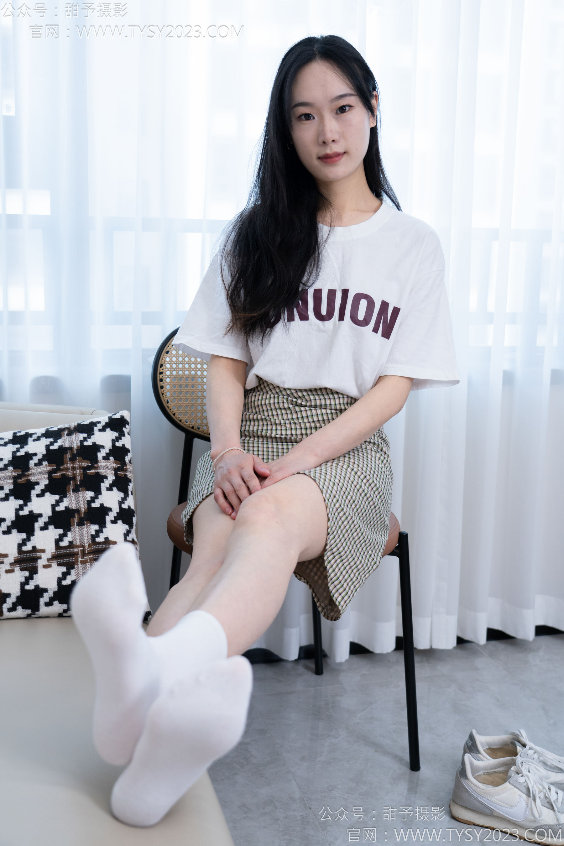 甜予摄影 No.167 小容 - 板鞋、白棉袜、裸足/(129P)