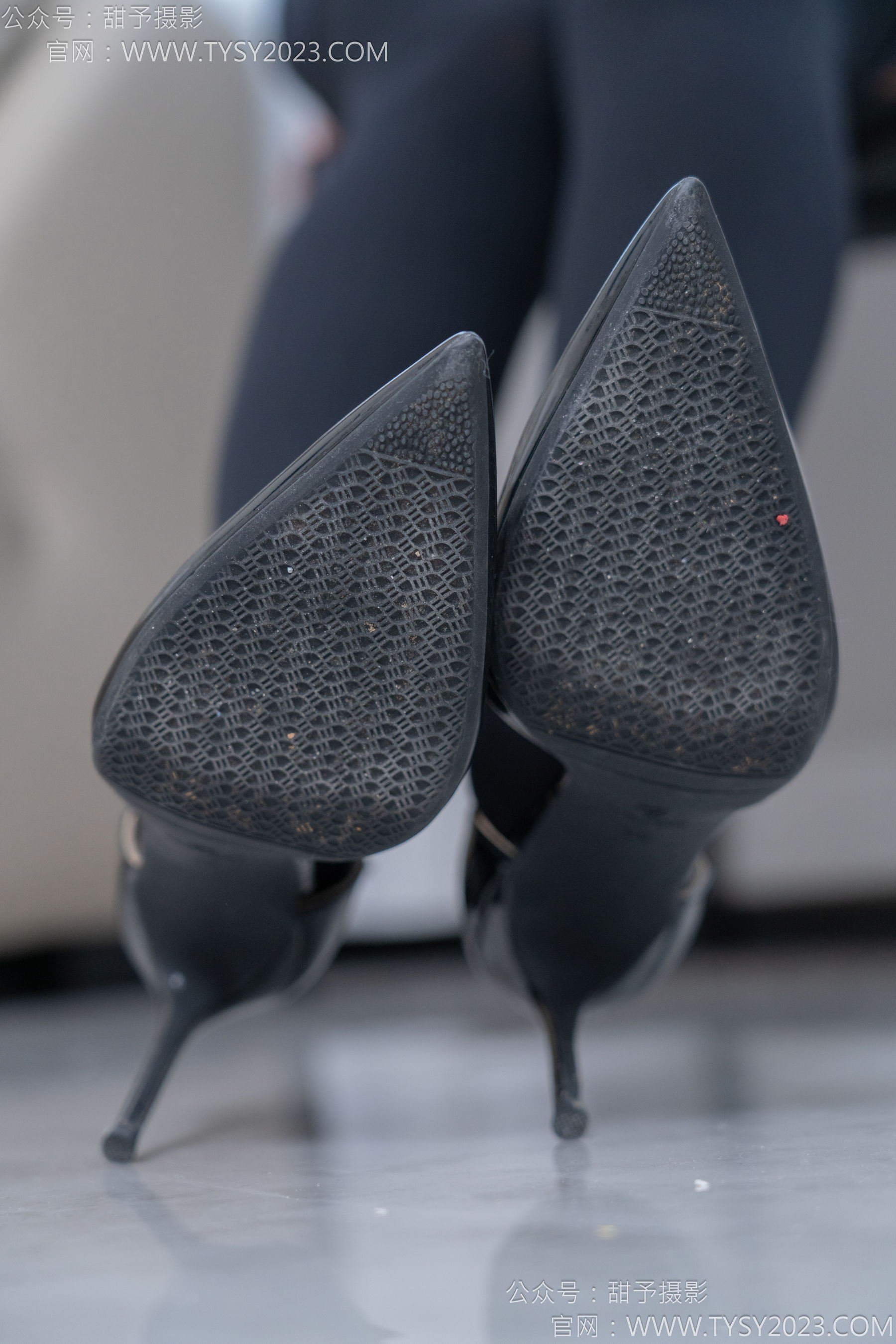 甜予摄影 No.187 知知 - 高跟鞋、厚黑丝/(127P)