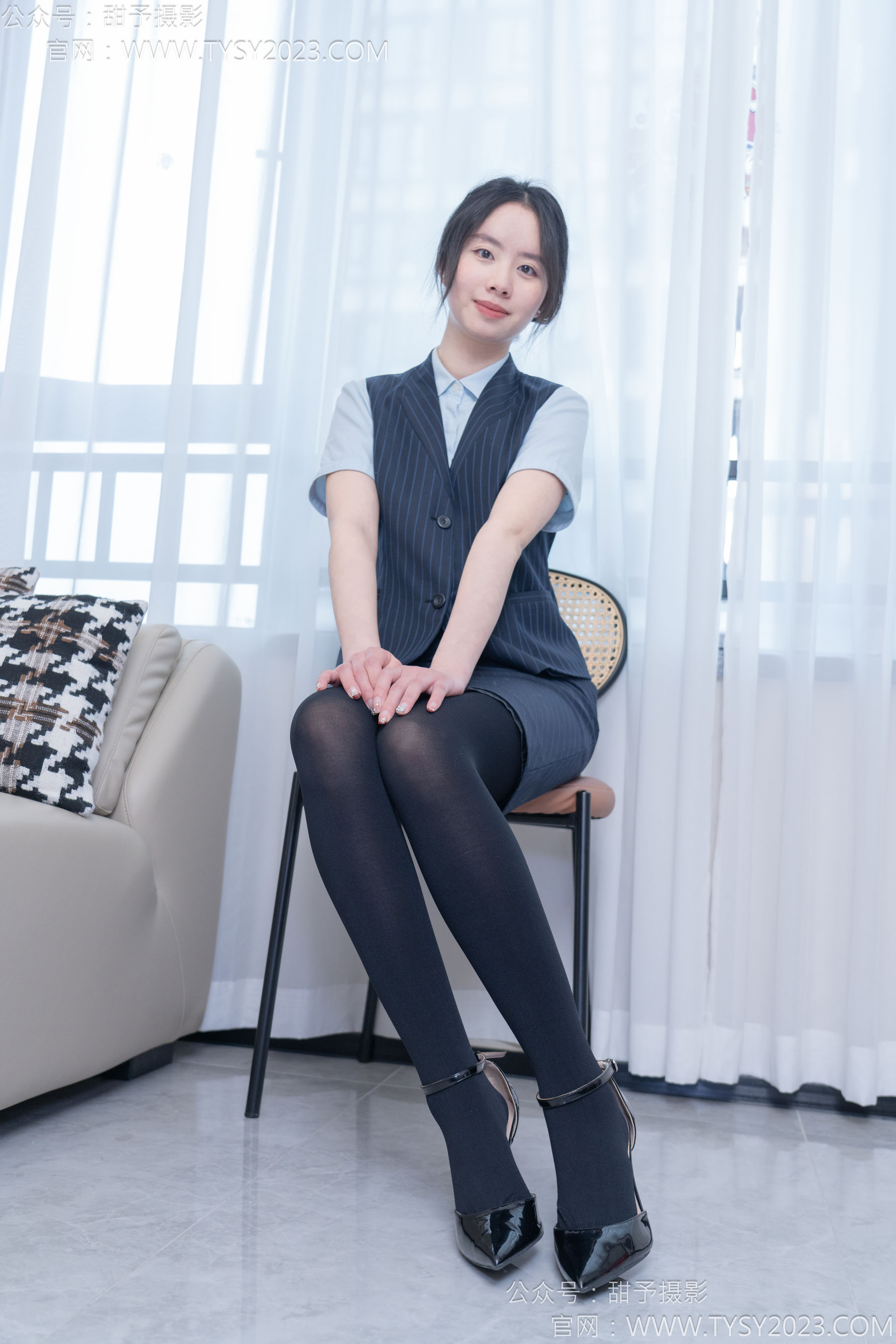 甜予摄影 No.187 知知 - 高跟鞋、厚黑丝/(127P)