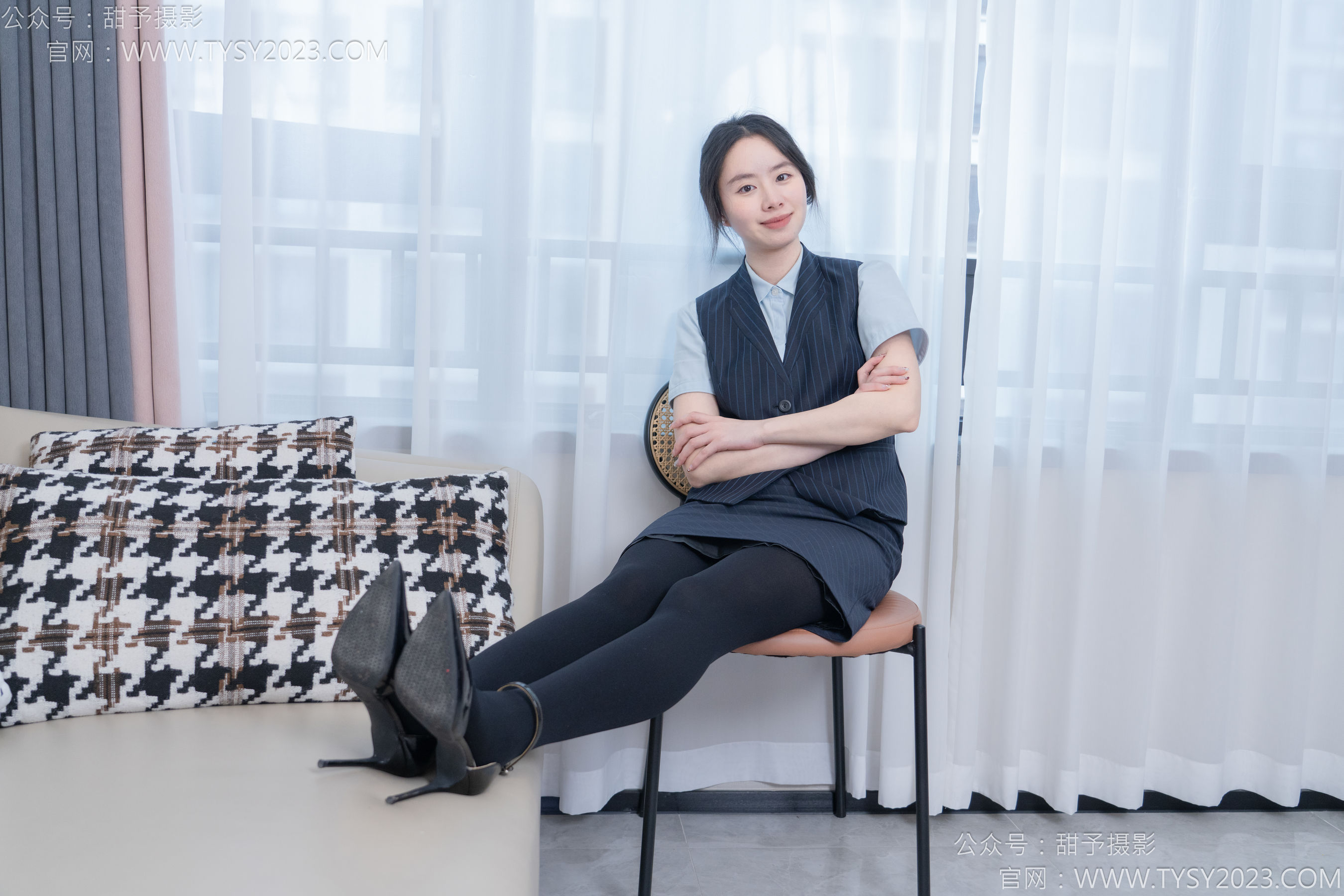 甜予摄影 No.187 知知 - 高跟鞋、厚黑丝/(127P)