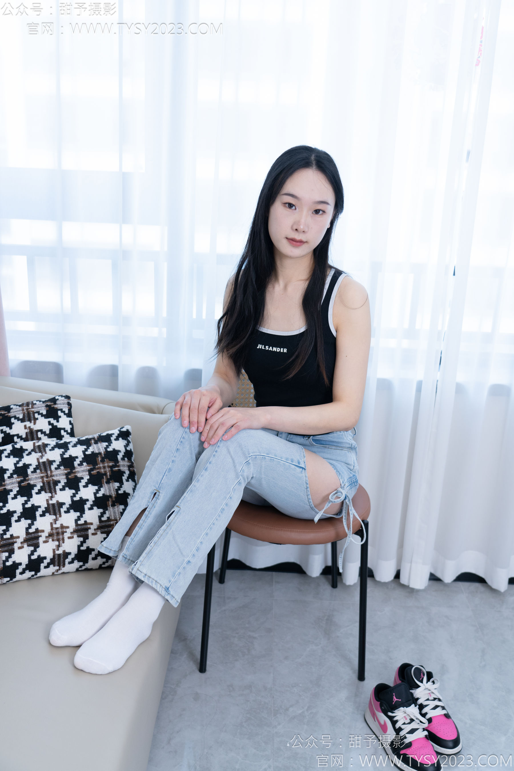 甜予摄影 No.181 小容 - 板鞋、白棉袜、裸足/(130P)