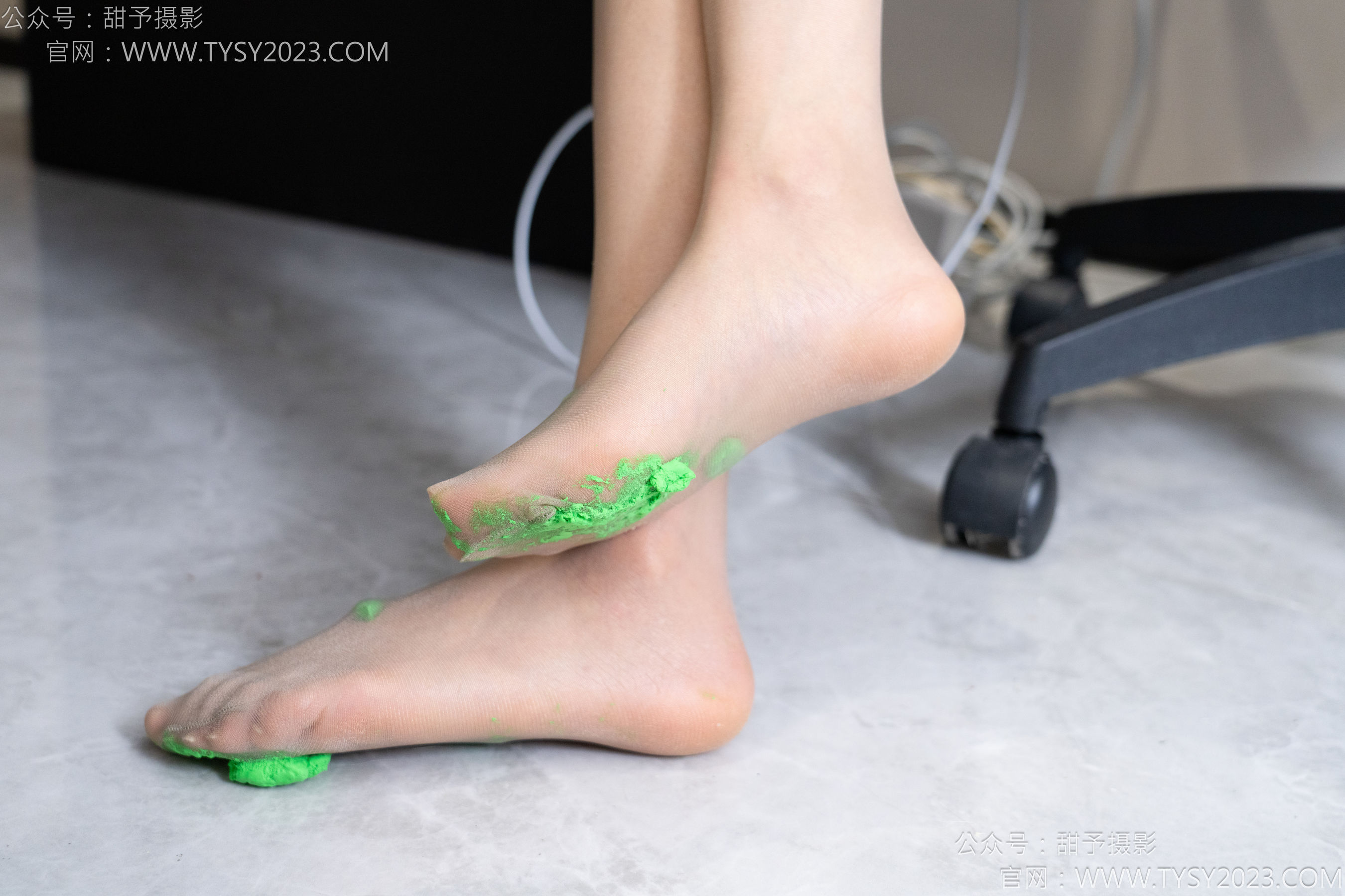 甜予摄影 No.175 澜澜 - 高跟鞋、薄灰丝、薄黑丝、踩小人剧情/(124P)