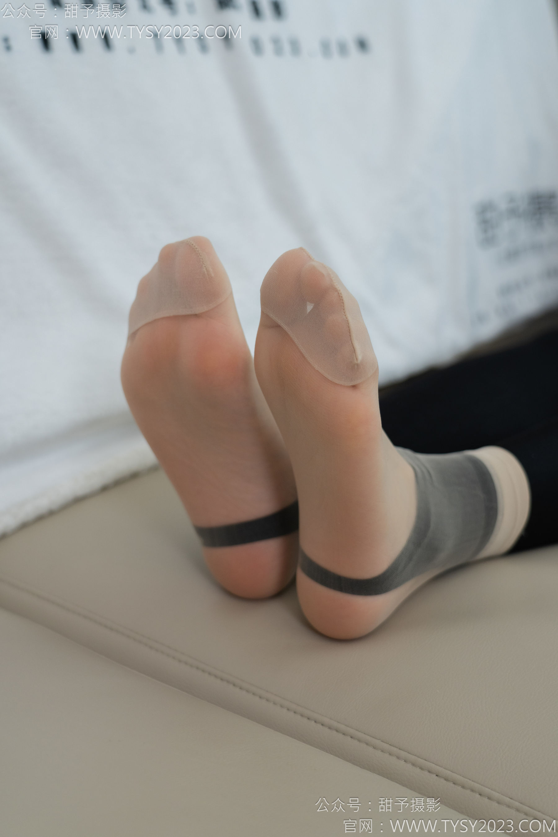 甜予摄影 No.158 梦梦 - 高跟鞋、短肉丝、短黑丝、裸足/(130P)