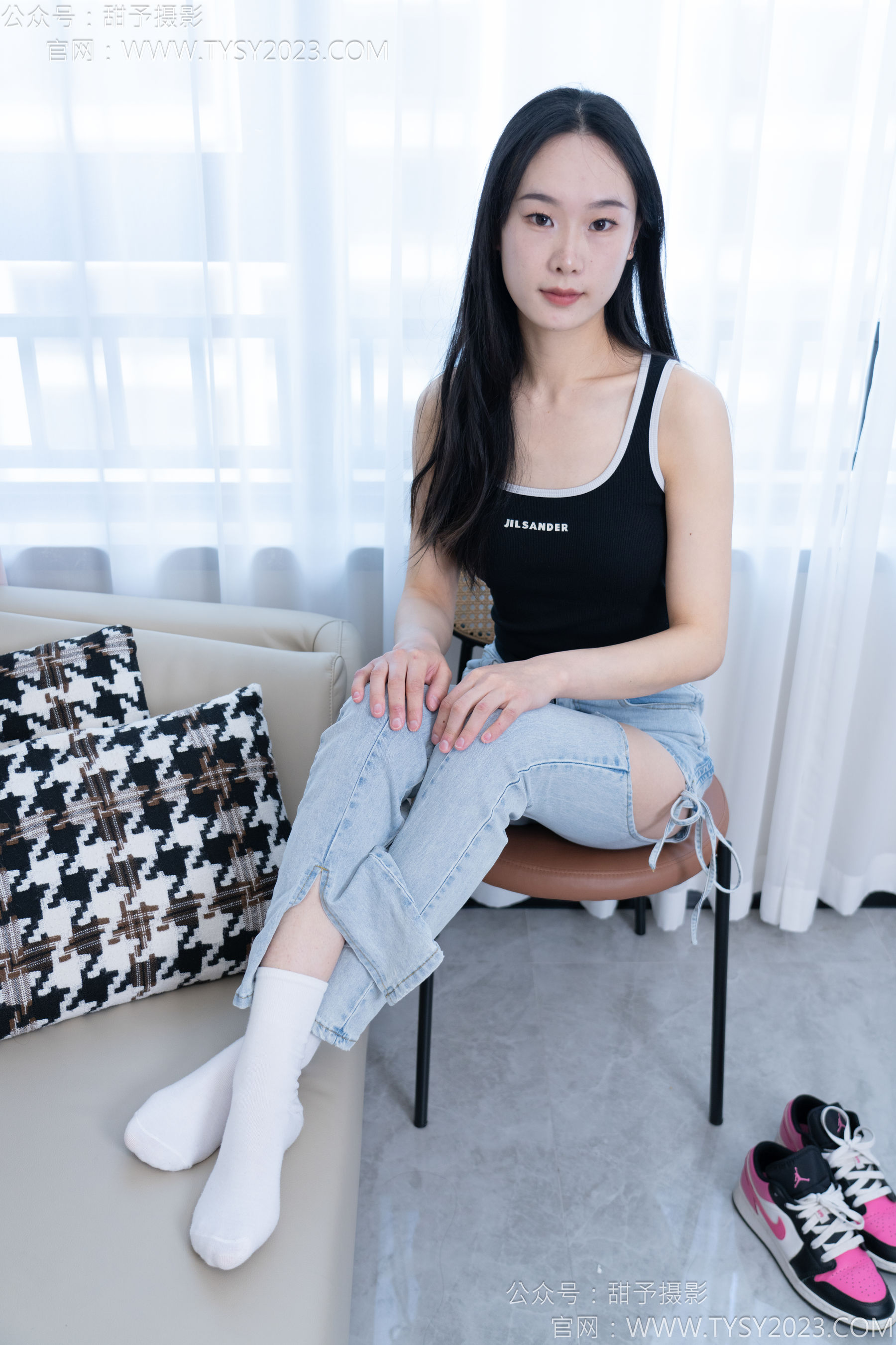 甜予摄影 No.181 小容 - 板鞋、白棉袜、裸足/(130P)