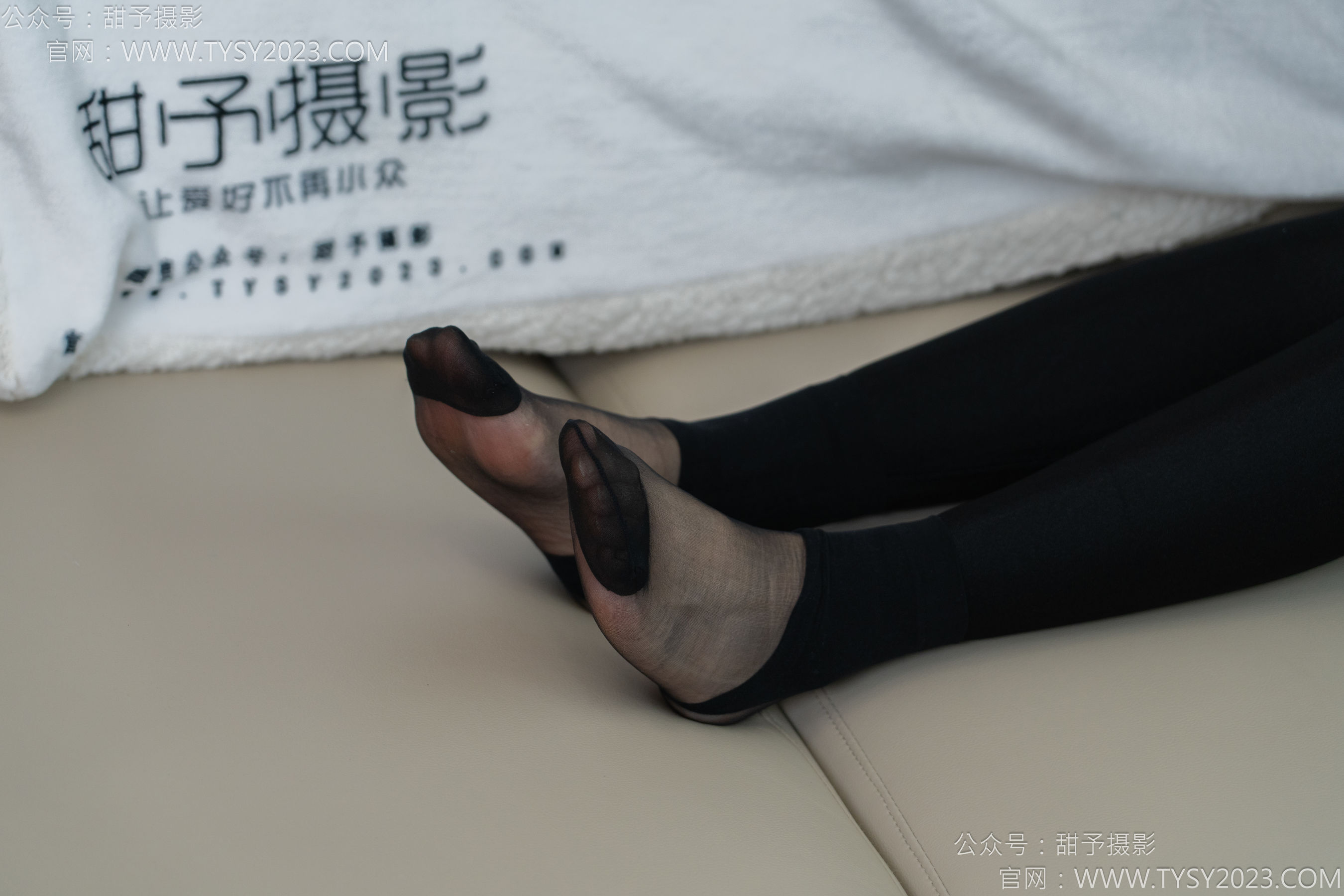 甜予摄影 No.158 梦梦 - 高跟鞋、短肉丝、短黑丝、裸足/(130P)