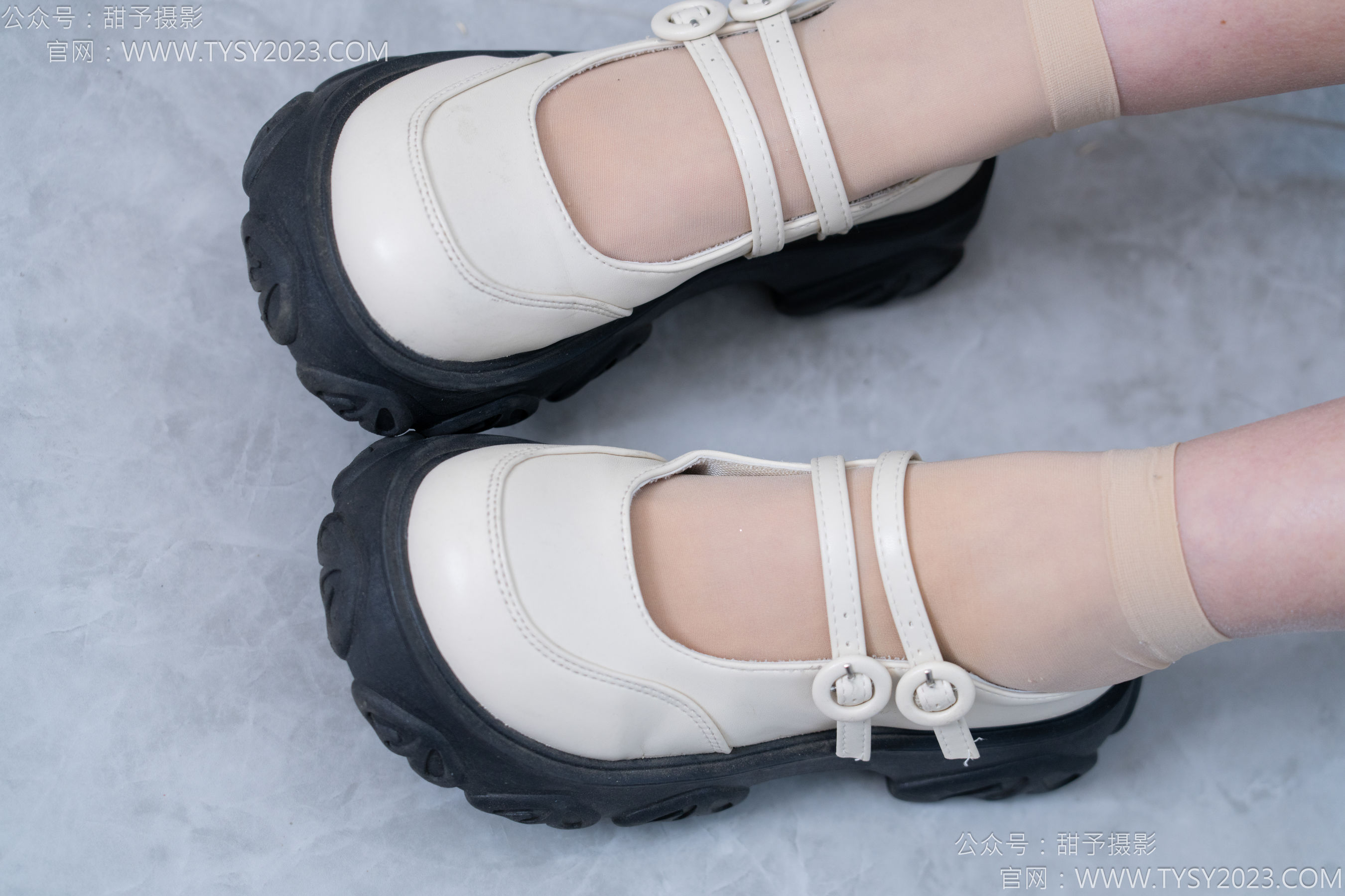 甜予摄影 No.172 知知 - 皮鞋、短肉丝、裸足/(130P)