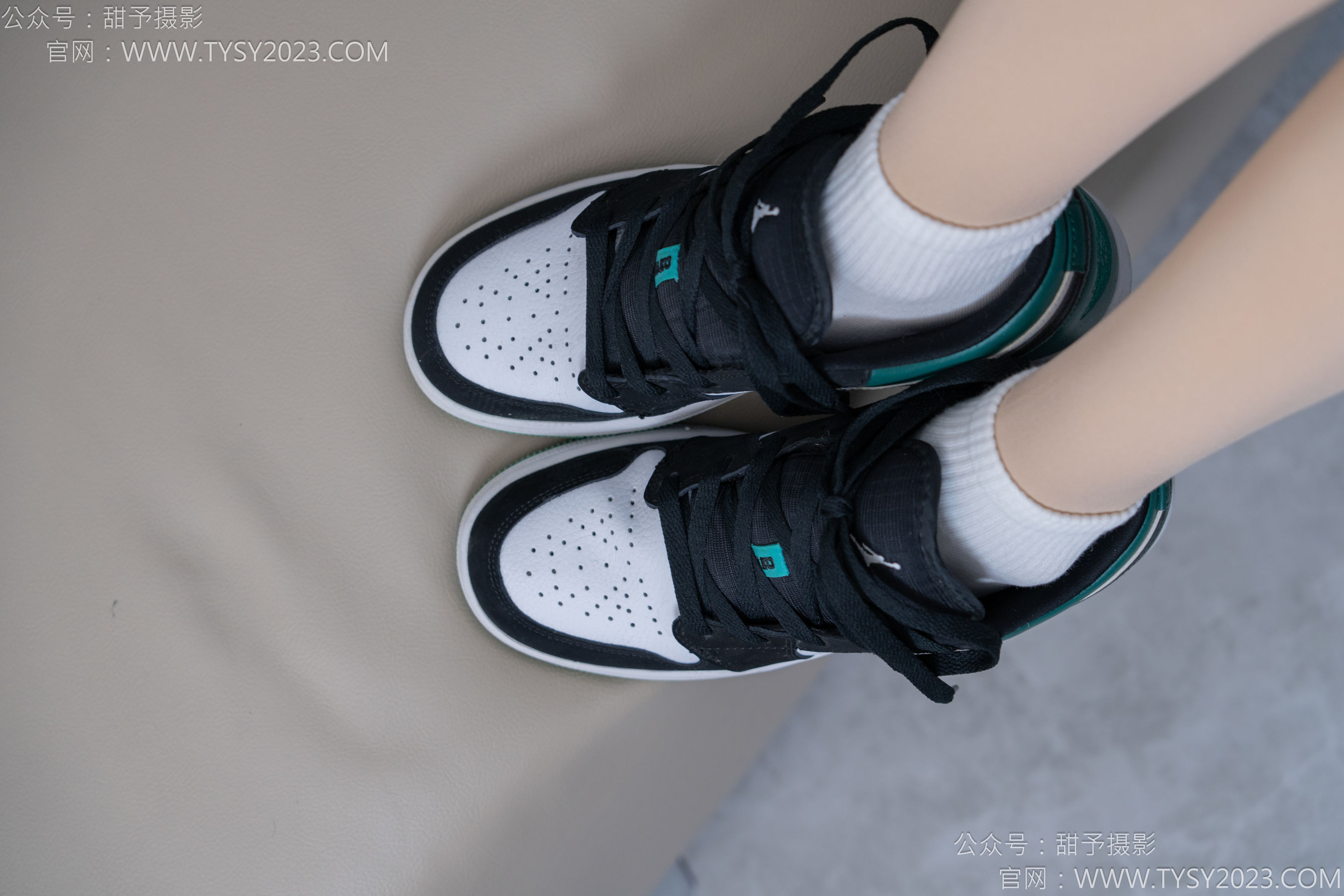 甜予摄影 No.182 珞珞 - 板鞋、白棉袜、厚肉丝、小人国剧情/(134P)