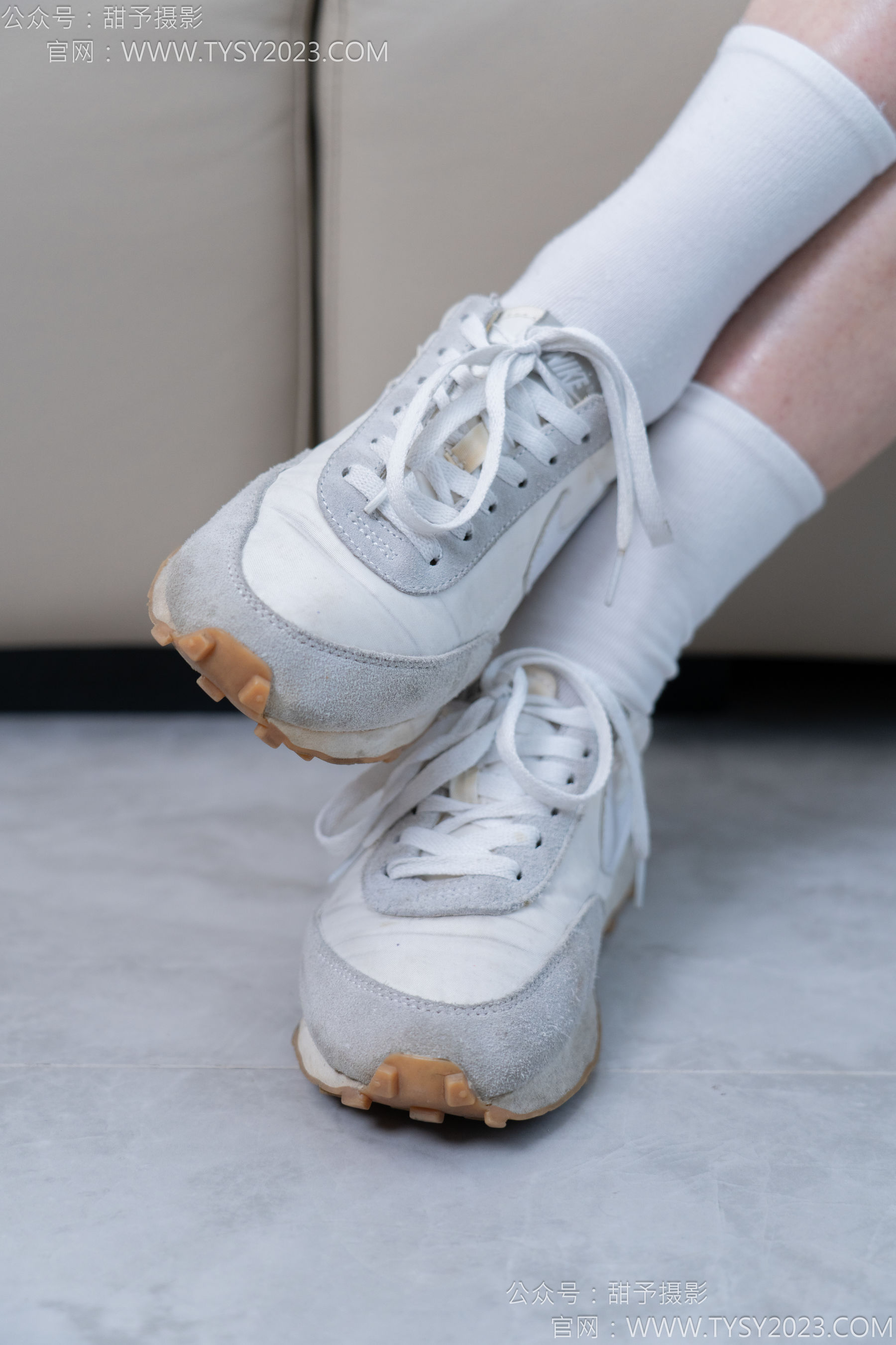 甜予摄影 No.167 小容 - 板鞋、白棉袜、裸足/(129P)