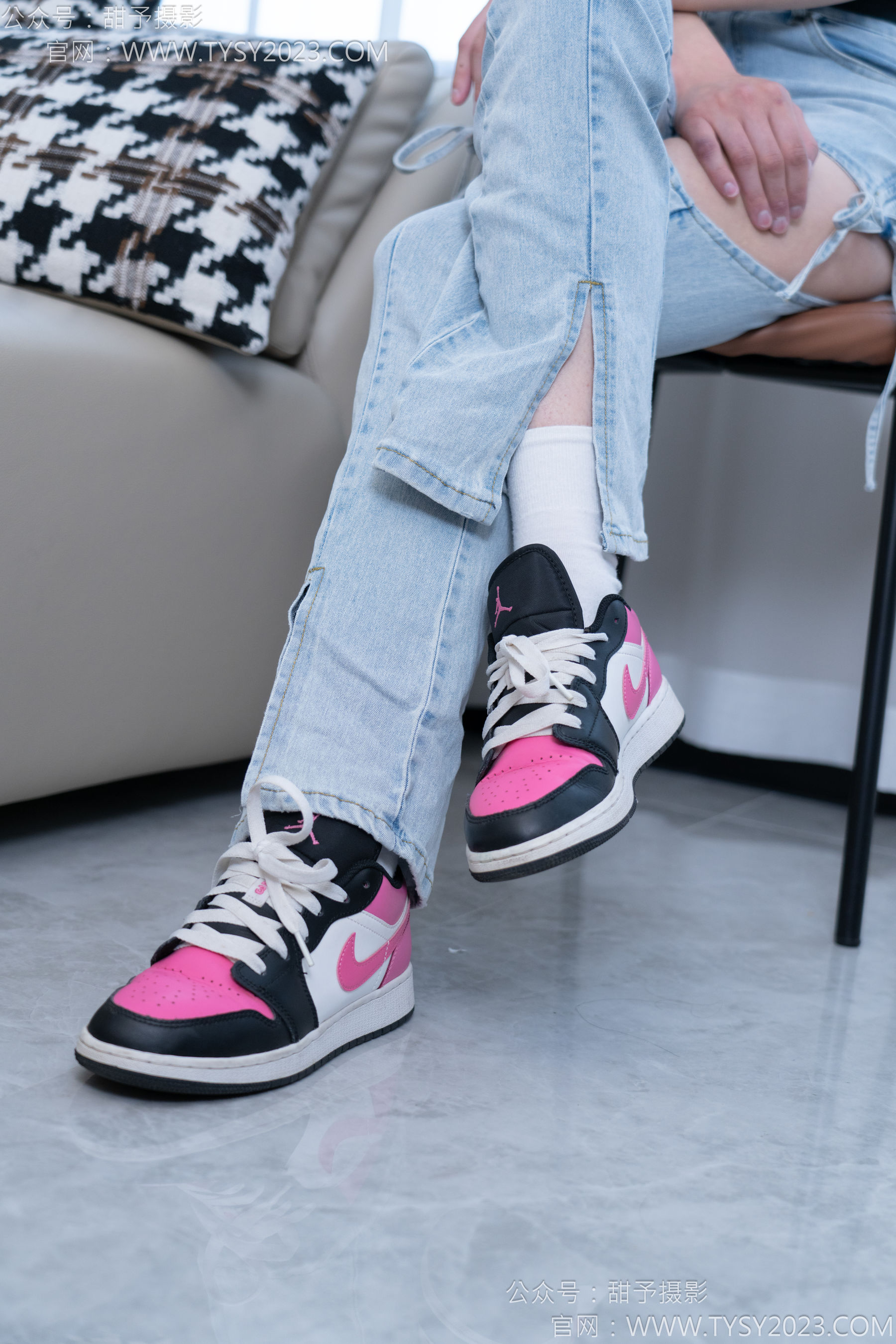 甜予摄影 No.181 小容 - 板鞋、白棉袜、裸足/(130P)