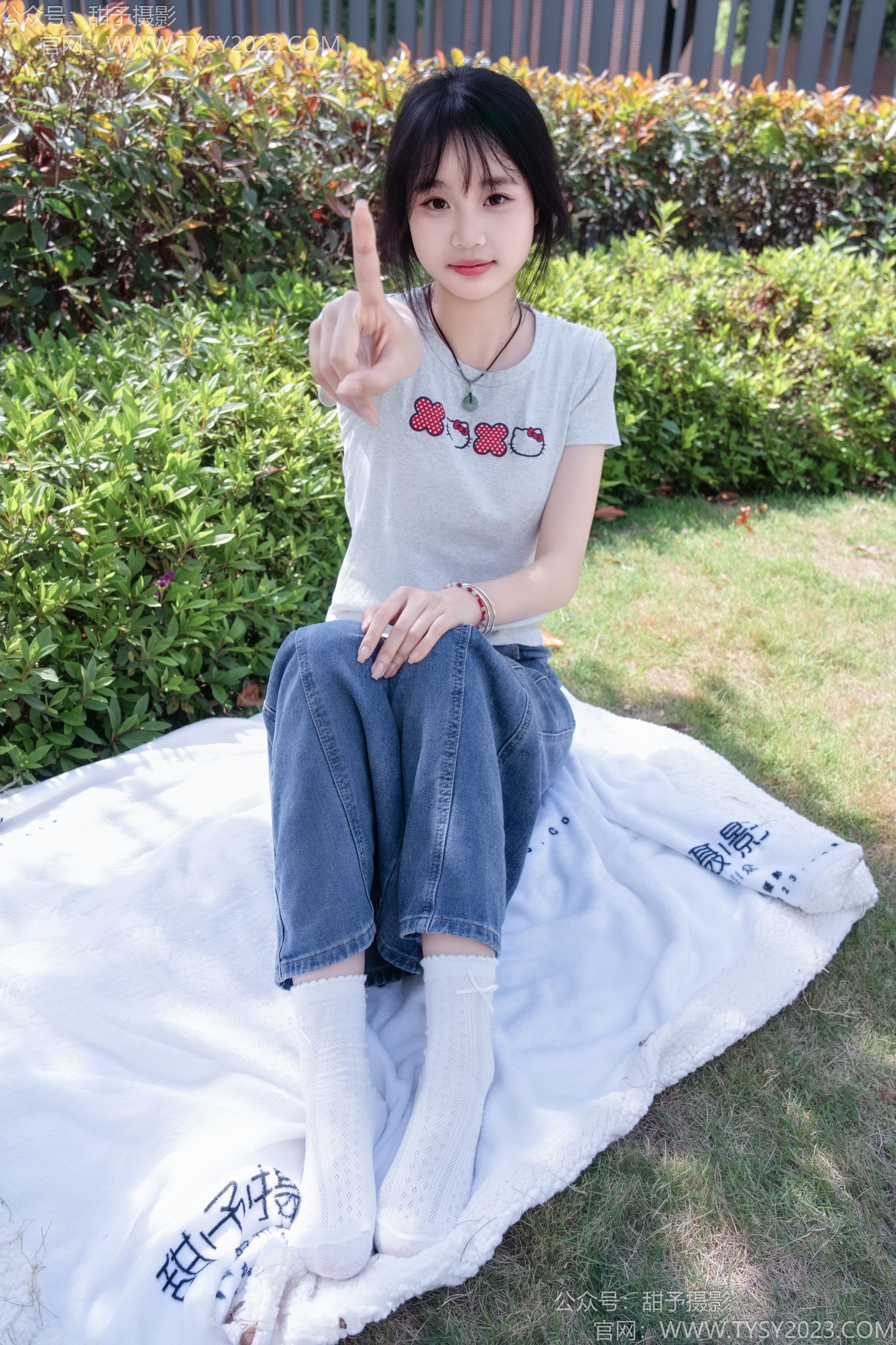 甜予摄影 No.194 小橙子 - 板鞋、白棉袜、裸足/(130P)