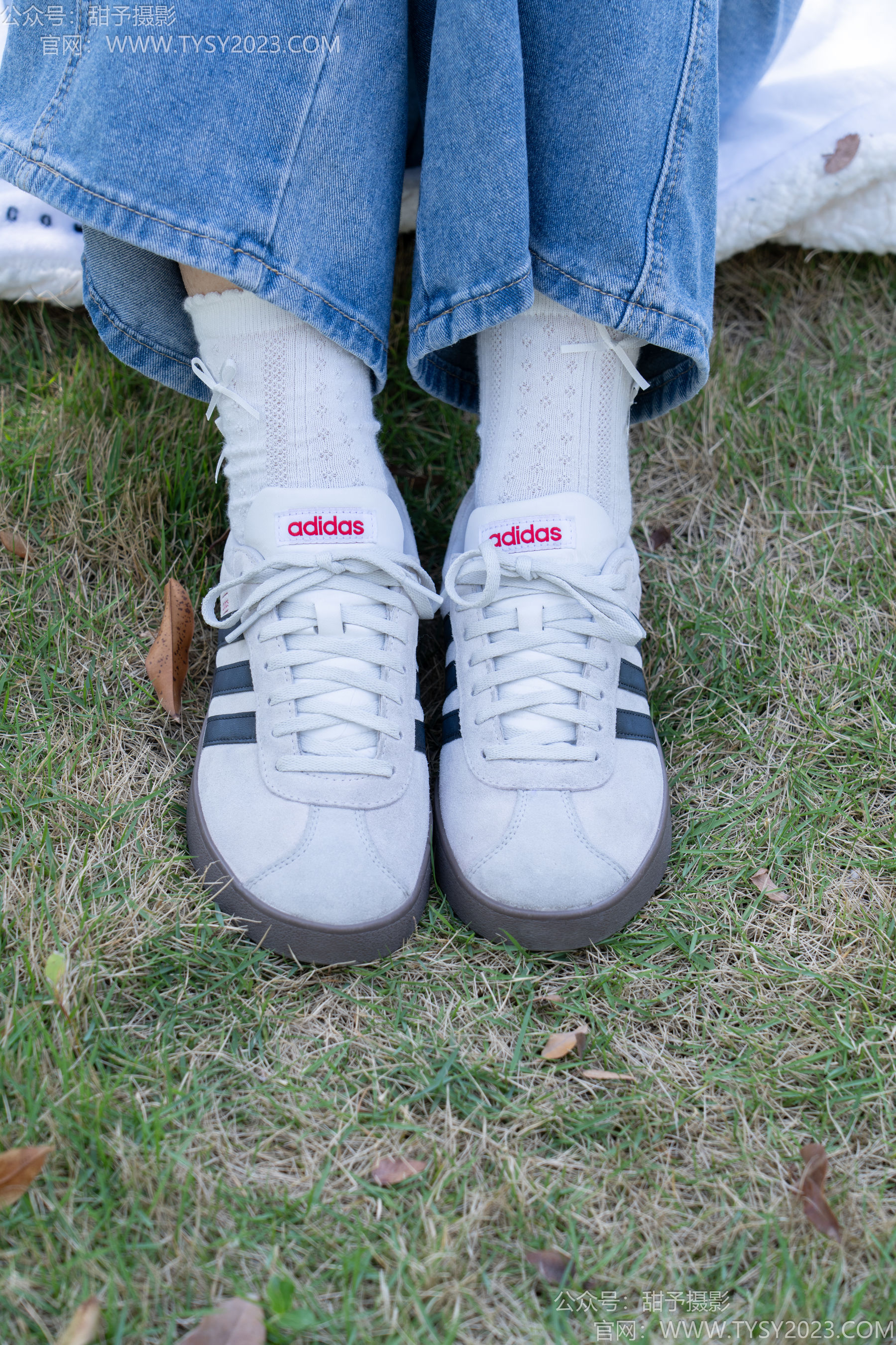 甜予摄影 No.194 小橙子 - 板鞋、白棉袜、裸足/(130P)