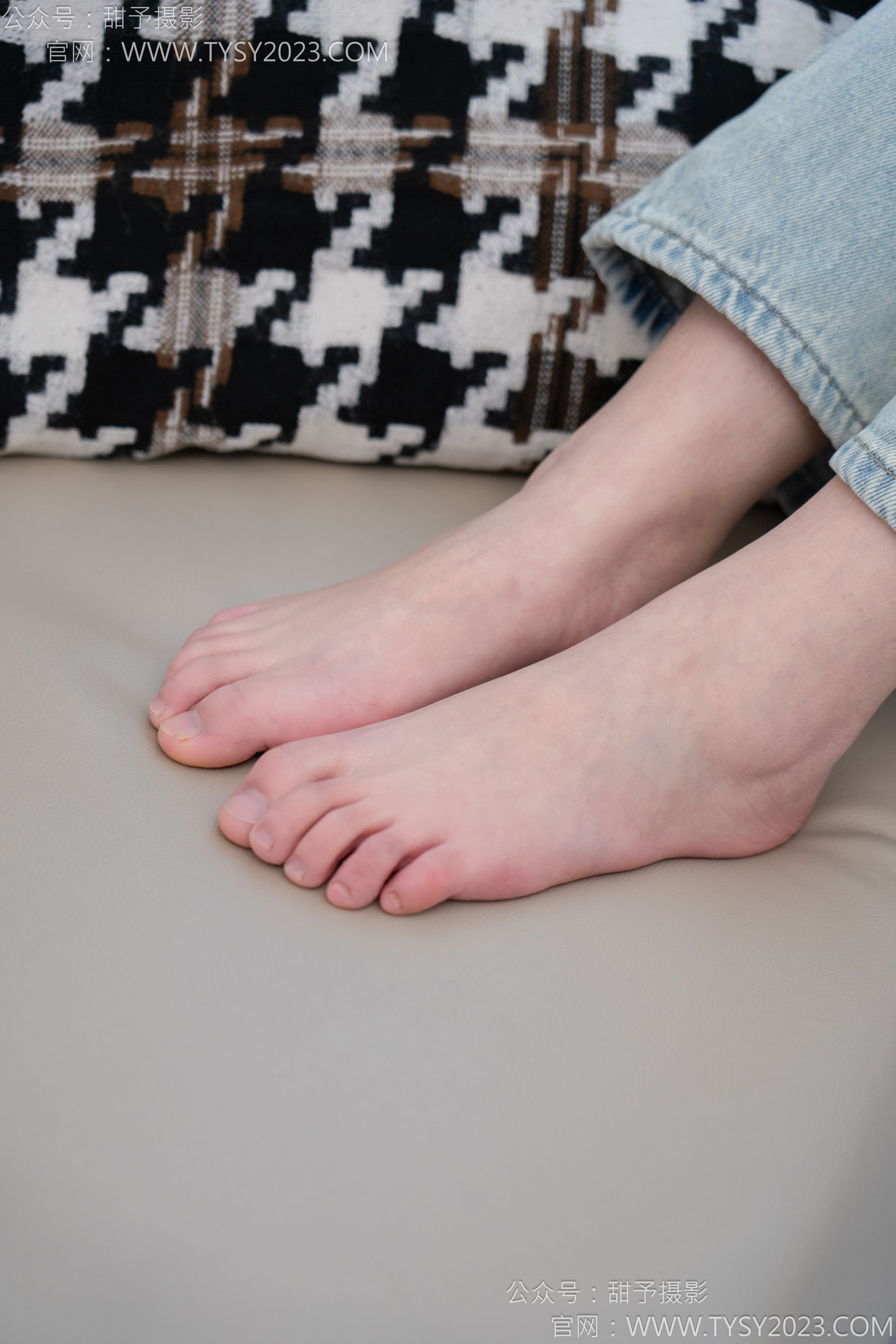 甜予摄影 No.162 知知 - 皮鞋、白棉袜、裸足/(125P)