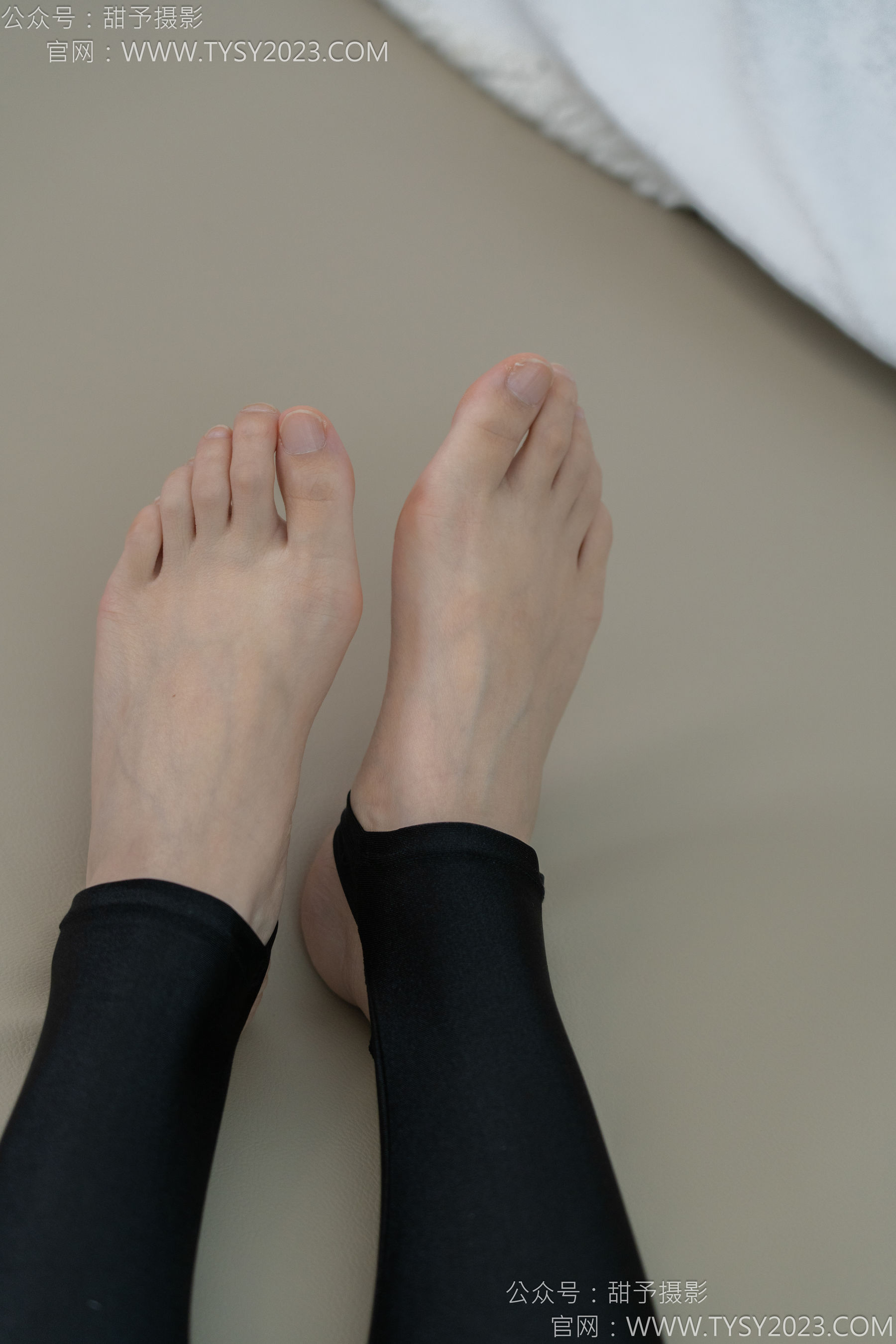 甜予摄影 No.158 梦梦 - 高跟鞋、短肉丝、短黑丝、裸足/(130P)