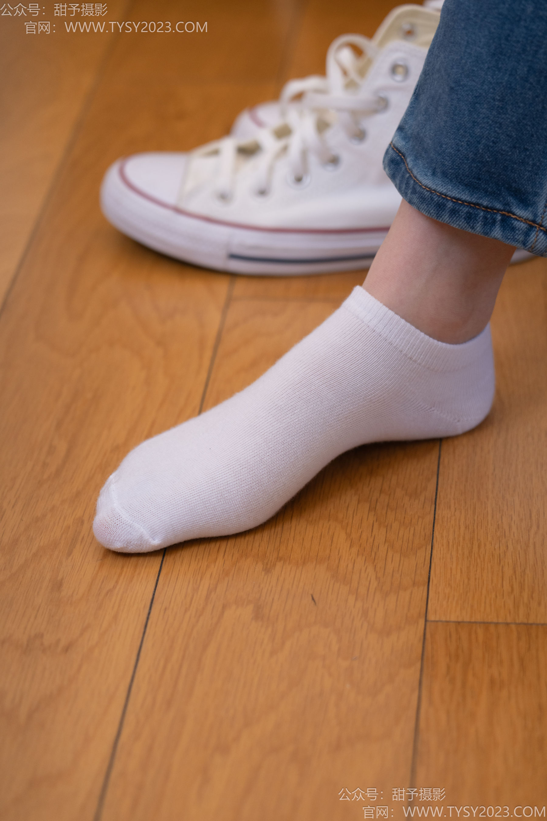 甜予摄影 No.189 璇璇 - 帆布鞋、裸足、抖腿剧情/(134P)