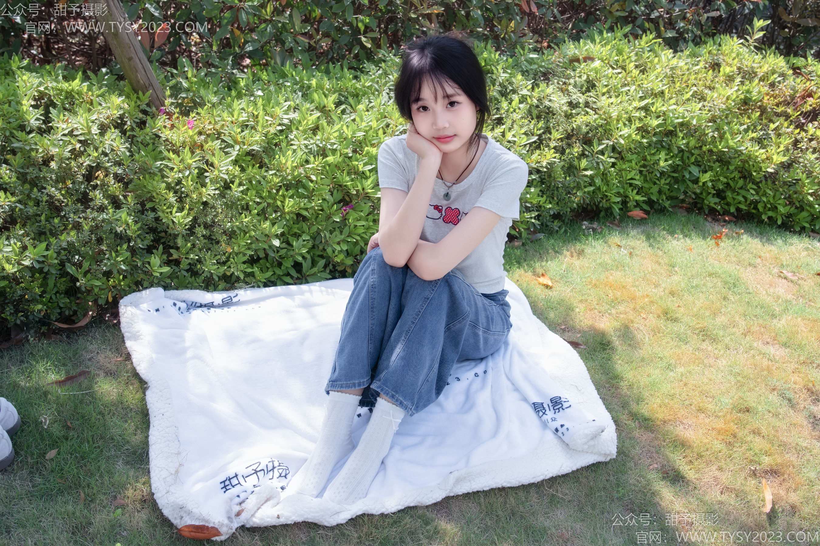 甜予摄影 No.194 小橙子 - 板鞋、白棉袜、裸足/(130P)