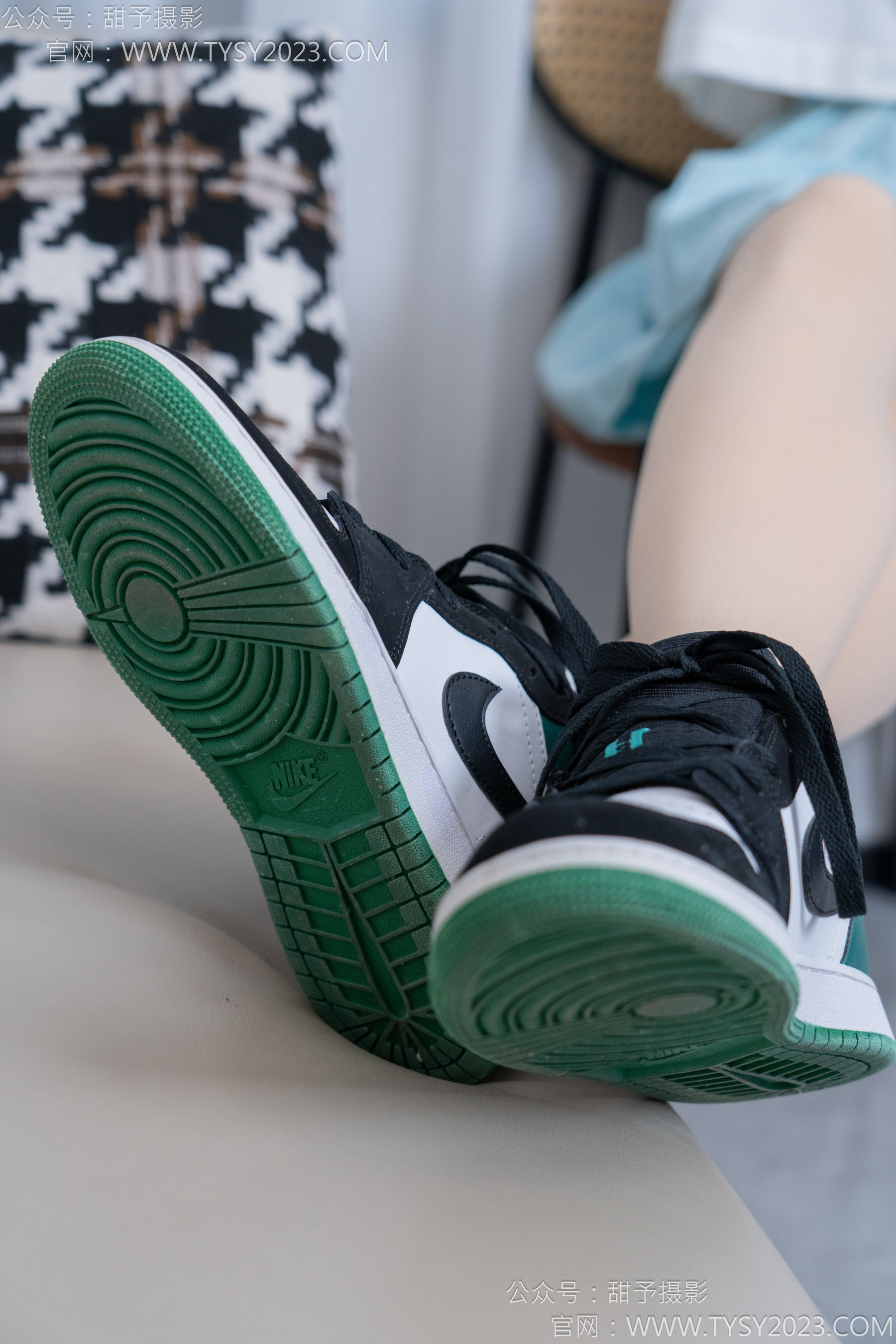 甜予摄影 No.182 珞珞 - 板鞋、白棉袜、厚肉丝、小人国剧情/(134P)