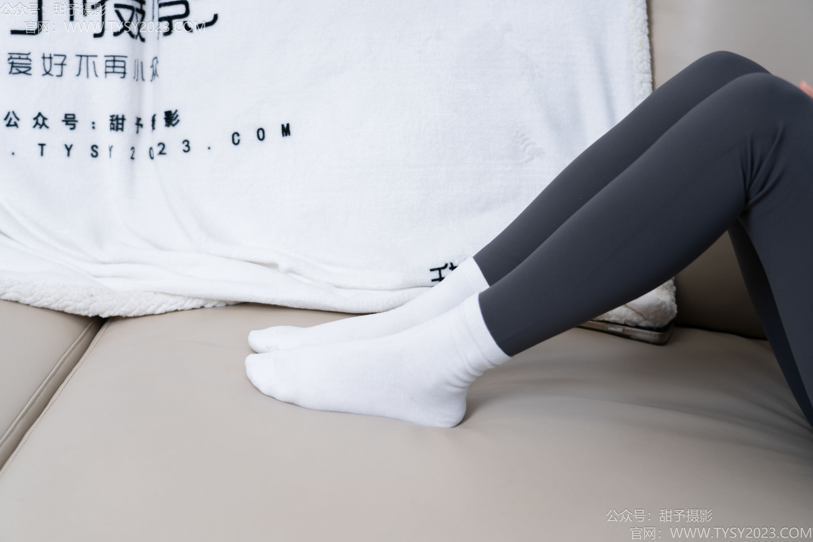 甜予摄影 No.192 澜澜 - 高跟鞋、白棉袜、裸足/(134P)