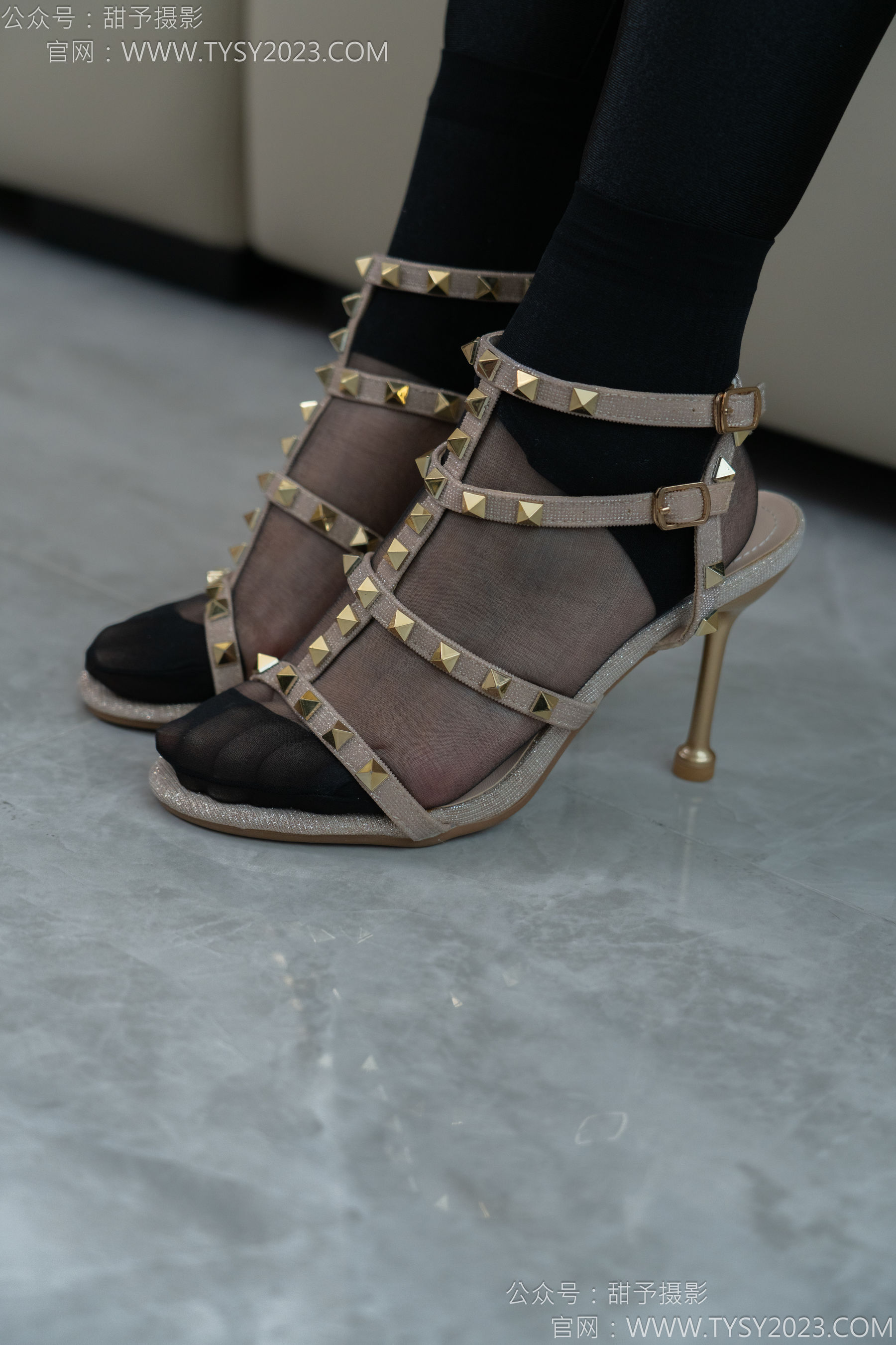 甜予摄影 No.158 梦梦 - 高跟鞋、短肉丝、短黑丝、裸足/(130P)