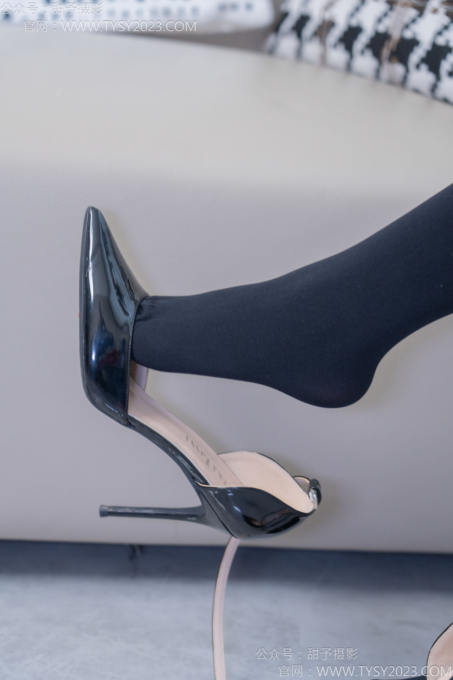 甜予摄影 No.187 知知 - 高跟鞋、厚黑丝/(127P)