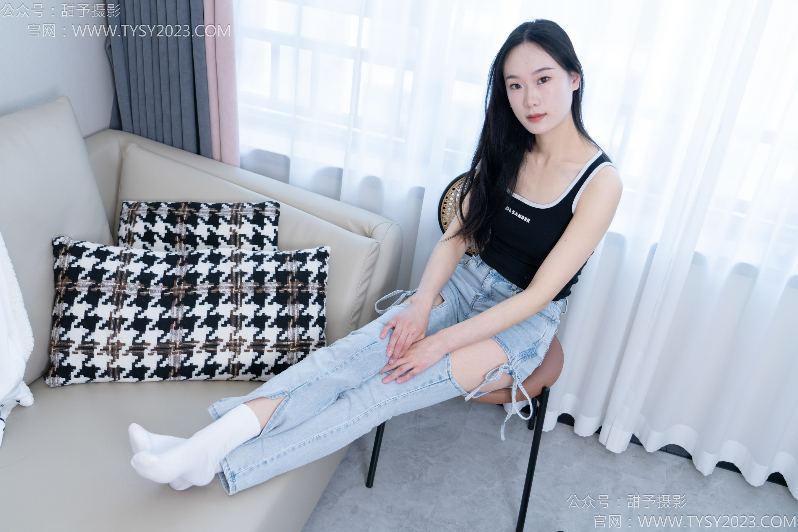 甜予摄影 No.181 小容 - 板鞋、白棉袜、裸足/(130P)