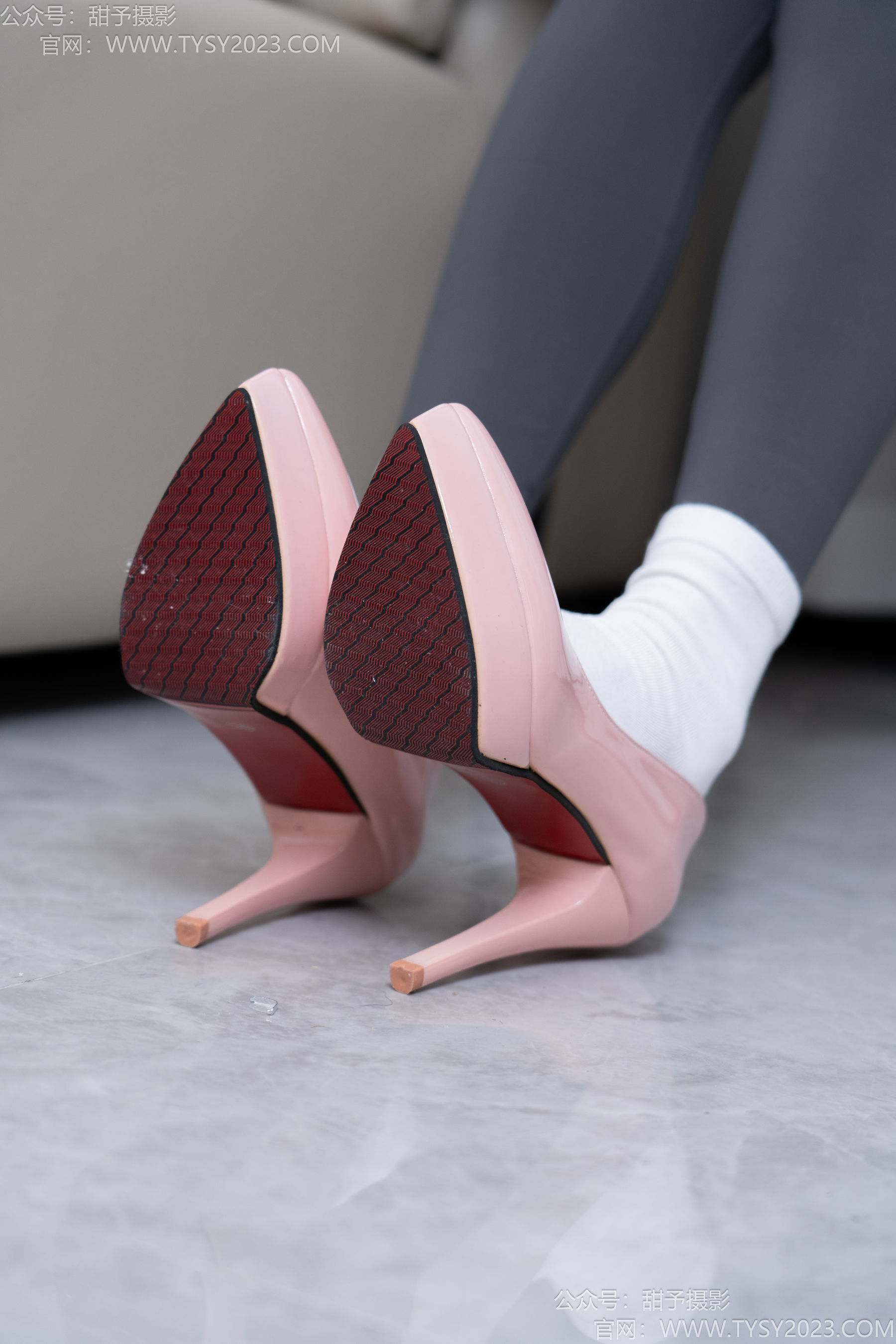 甜予摄影 No.192 澜澜 - 高跟鞋、白棉袜、裸足/(134P)
