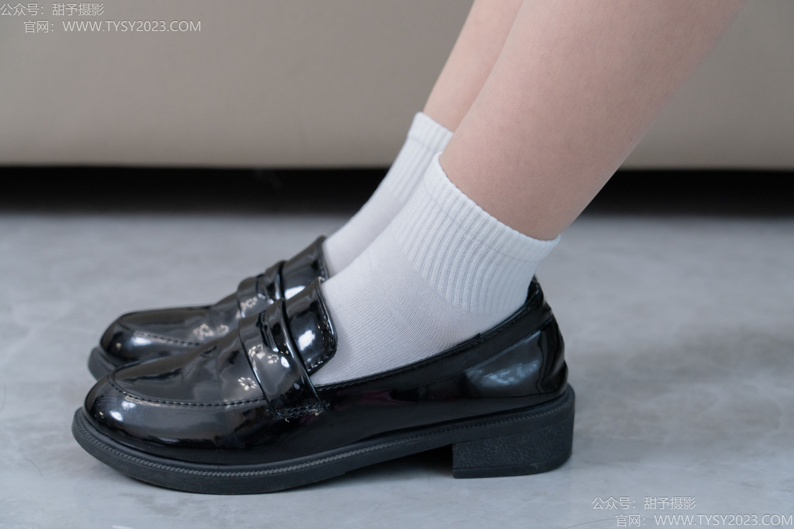 甜予摄影 No.191 贝壳 - 皮鞋、白棉袜、薄肉丝/(135P)