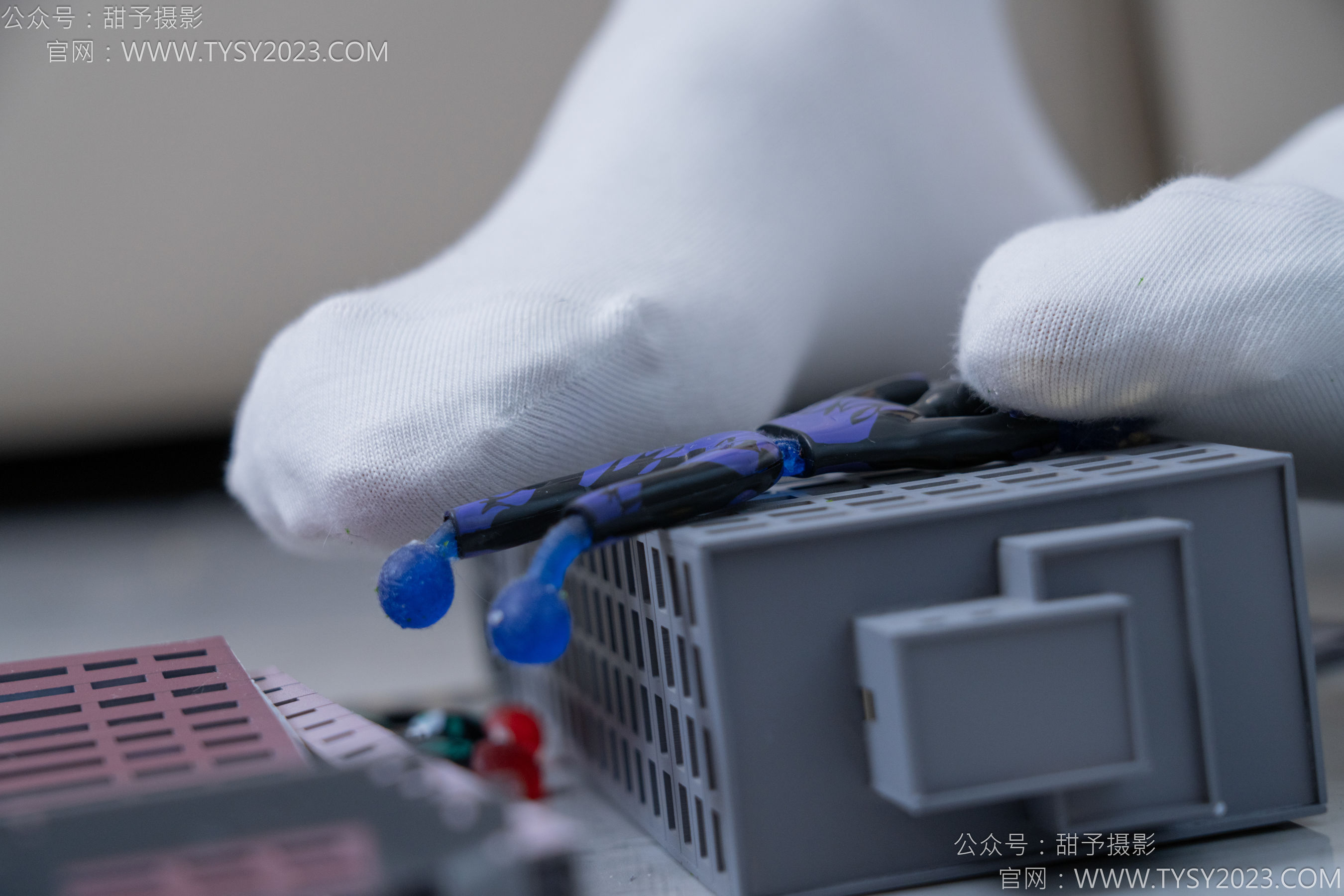 甜予摄影 No.182 珞珞 - 板鞋、白棉袜、厚肉丝、小人国剧情/(134P)