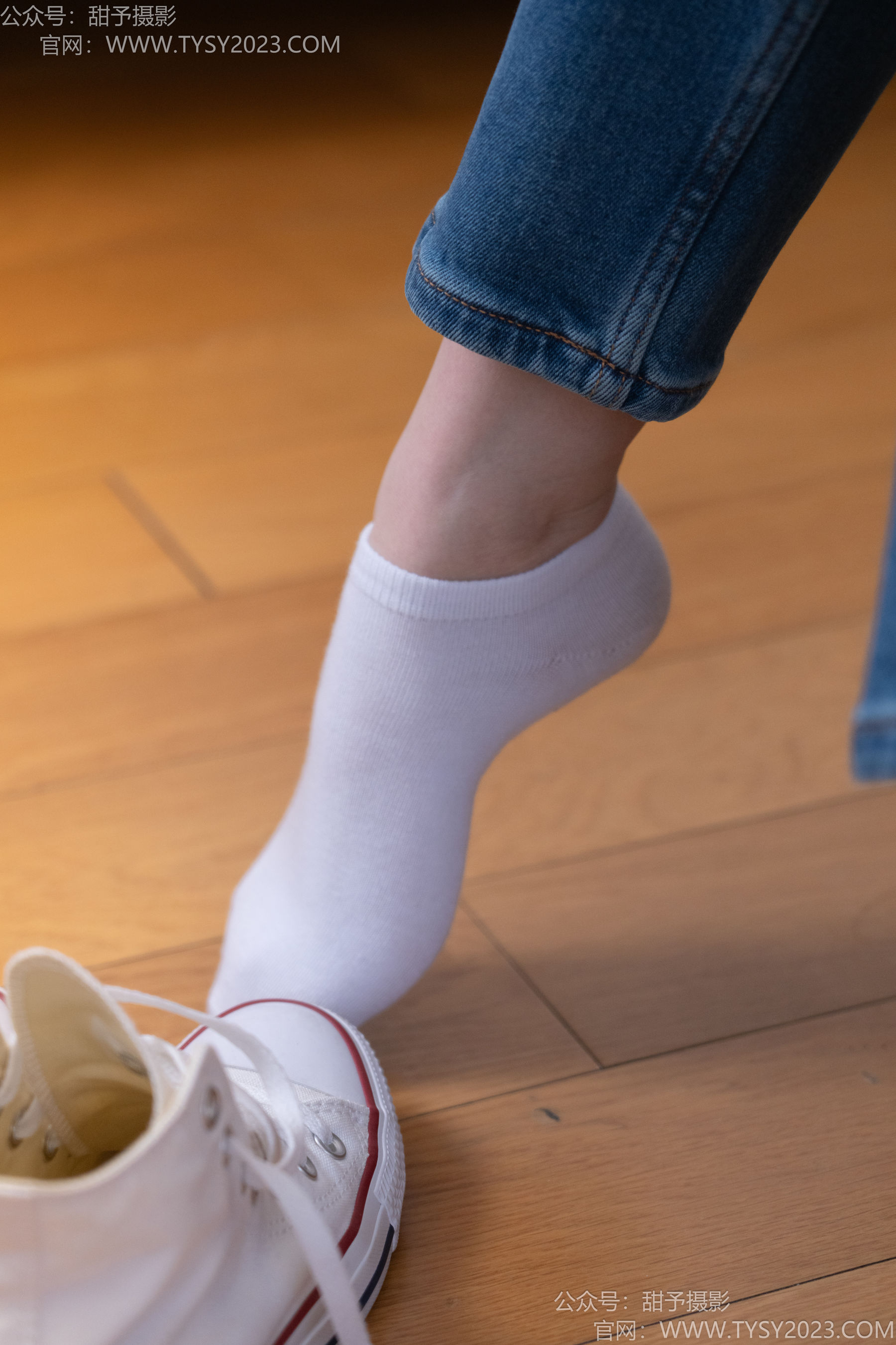甜予摄影 No.189 璇璇 - 帆布鞋、裸足、抖腿剧情/(134P)