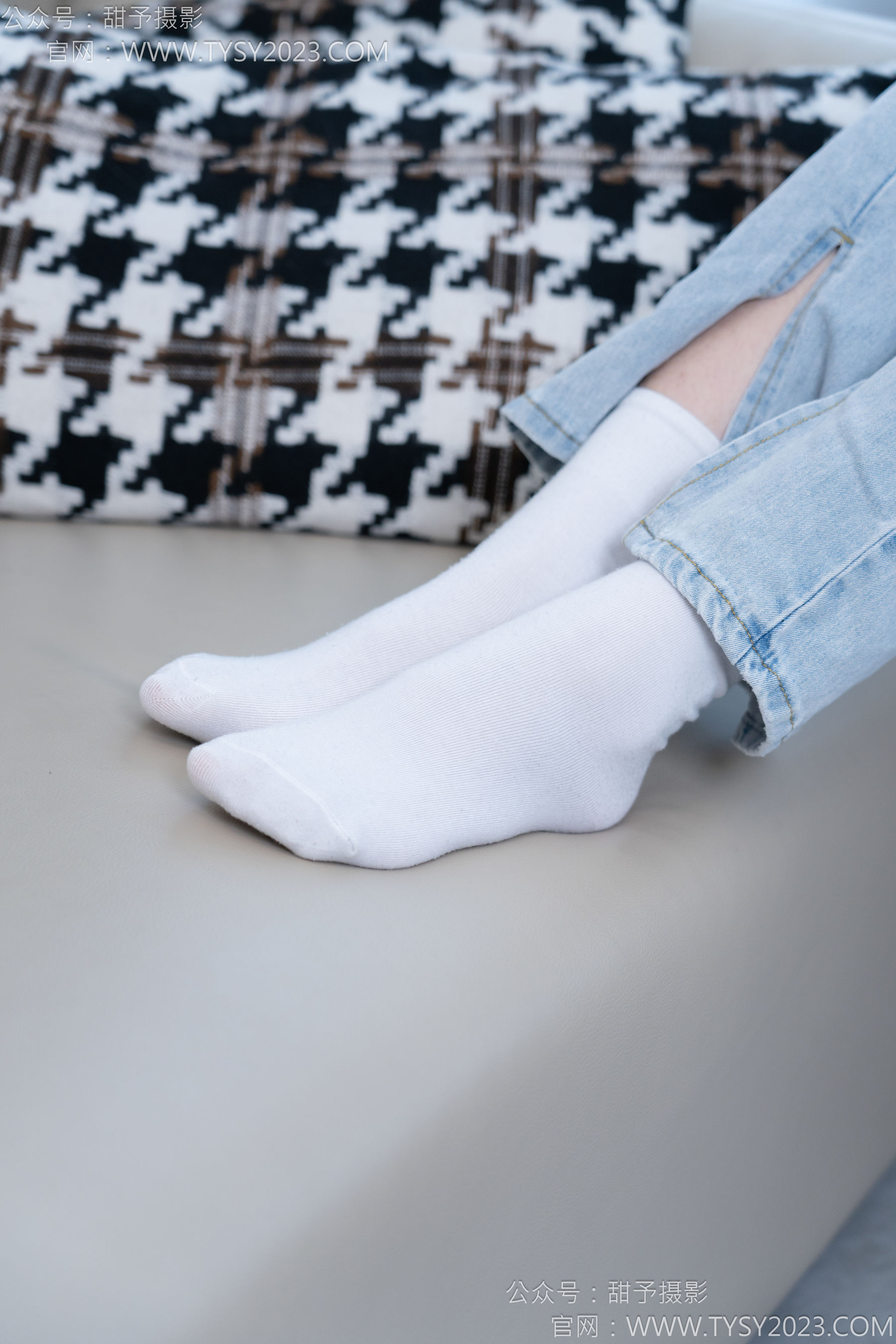 甜予摄影 No.181 小容 - 板鞋、白棉袜、裸足/(130P)