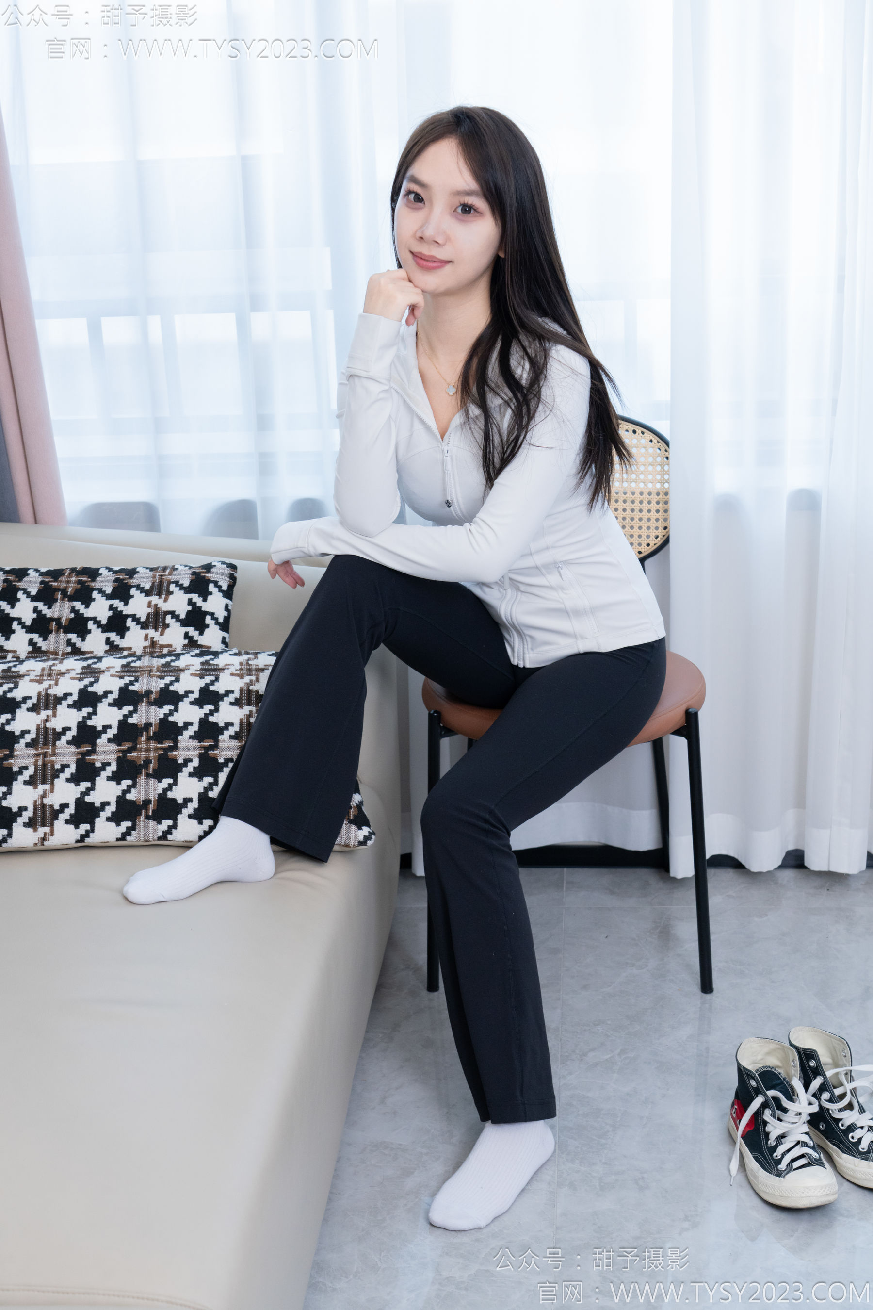 甜予摄影 No.169 贝壳 - 帆布鞋、白棉袜、裸足/(130P)