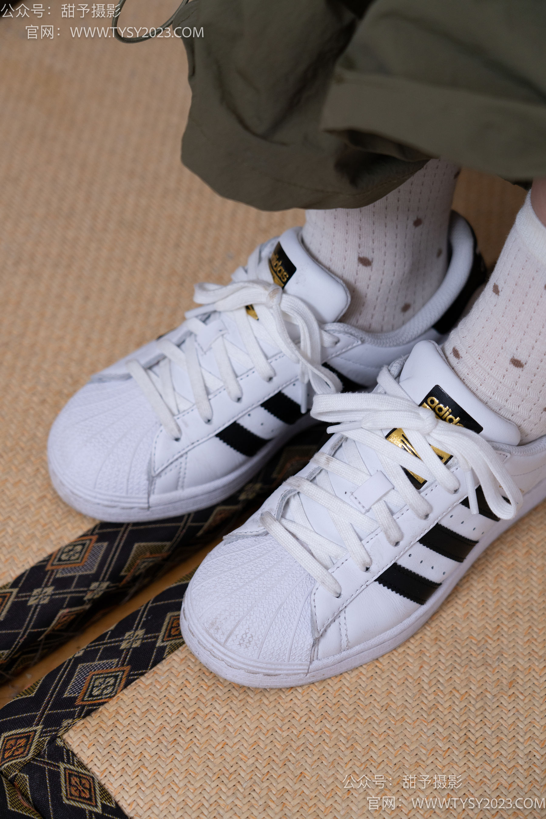 甜予摄影 No.161 双双 - 板鞋、白棉袜、裸足/(130P)