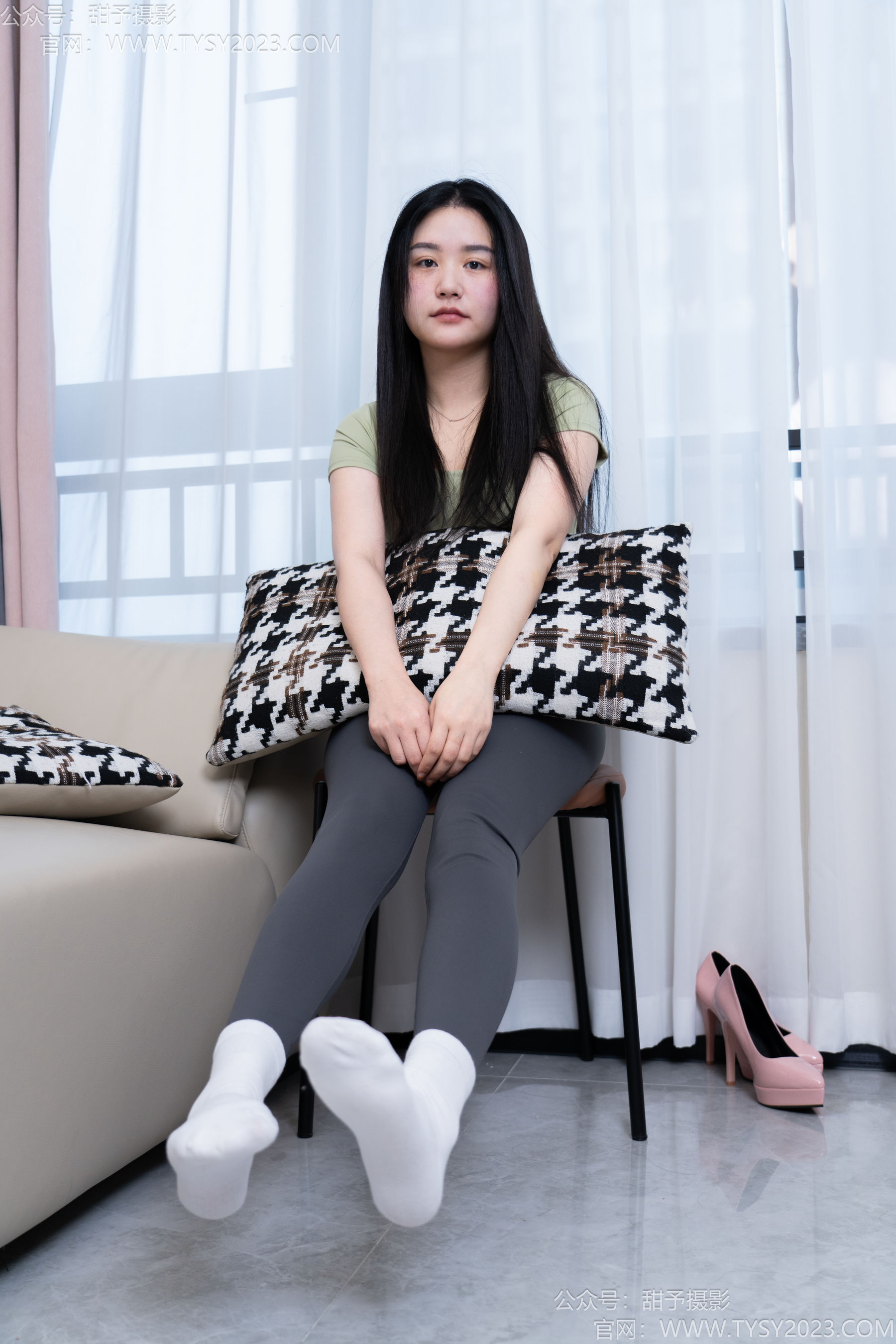 甜予摄影 No.192 澜澜 - 高跟鞋、白棉袜、裸足/(134P)