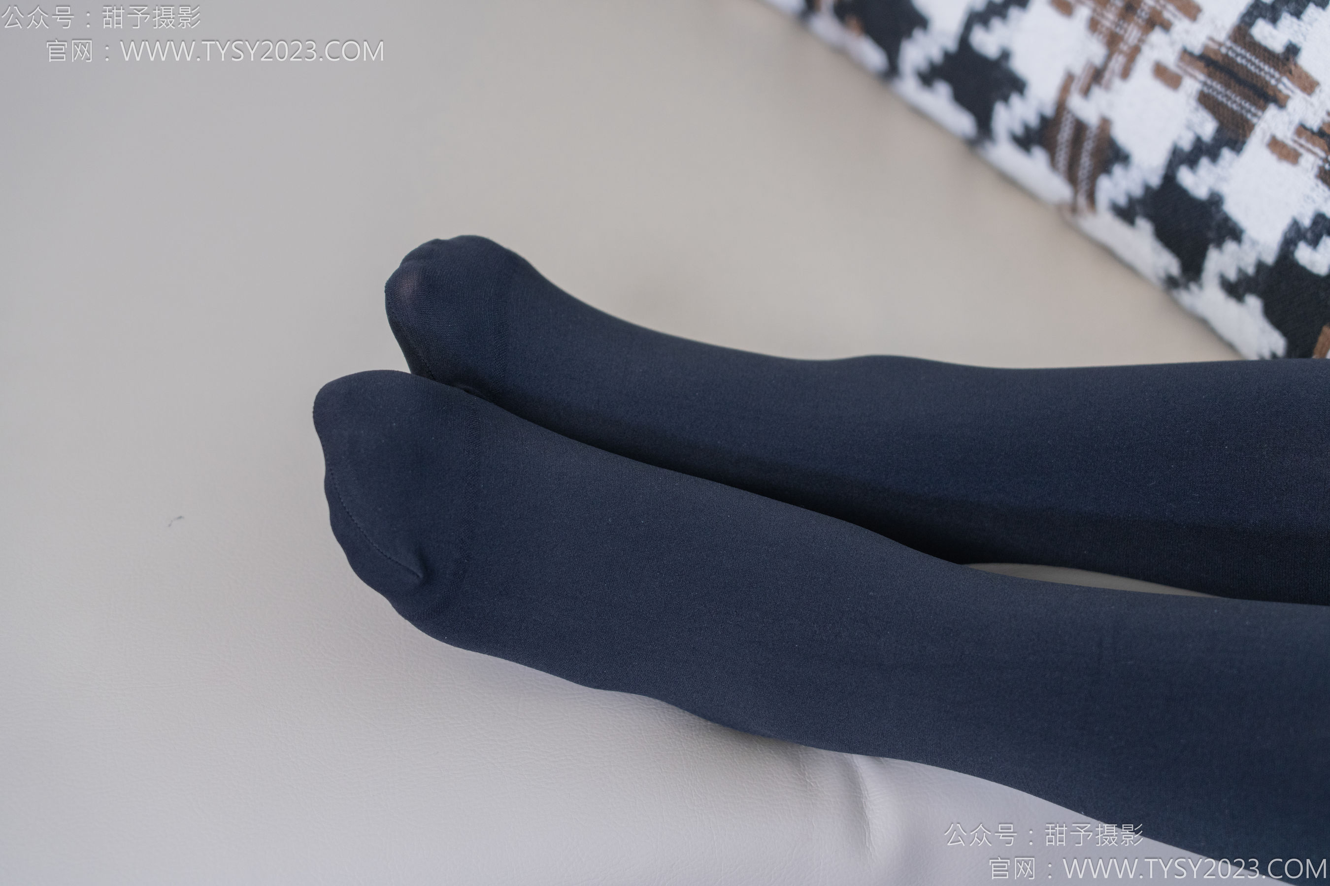 甜予摄影 No.187 知知 - 高跟鞋、厚黑丝/(127P)