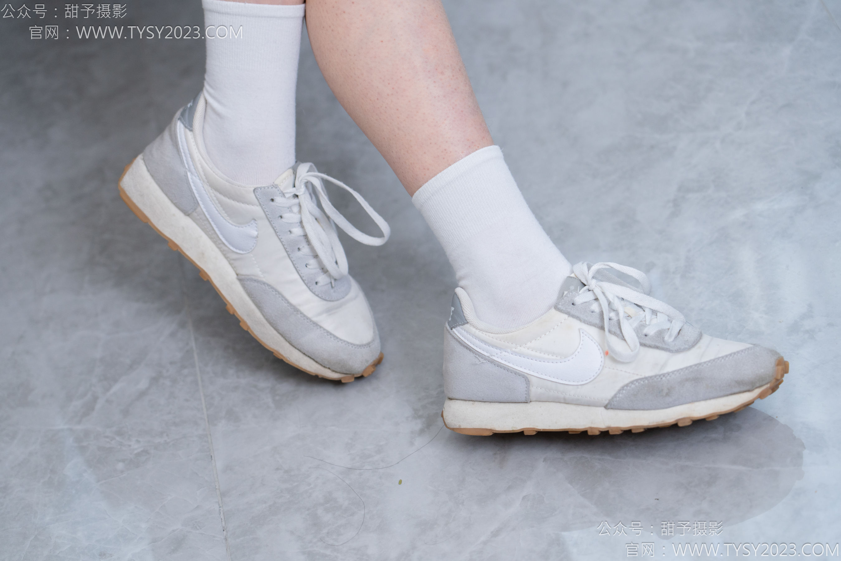 甜予摄影 No.167 小容 - 板鞋、白棉袜、裸足/(129P)
