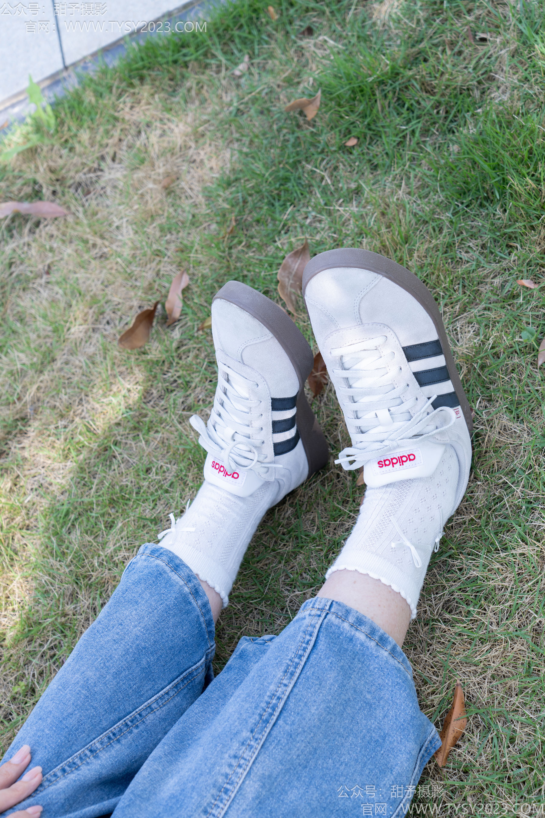 甜予摄影 No.194 小橙子 - 板鞋、白棉袜、裸足/(130P)