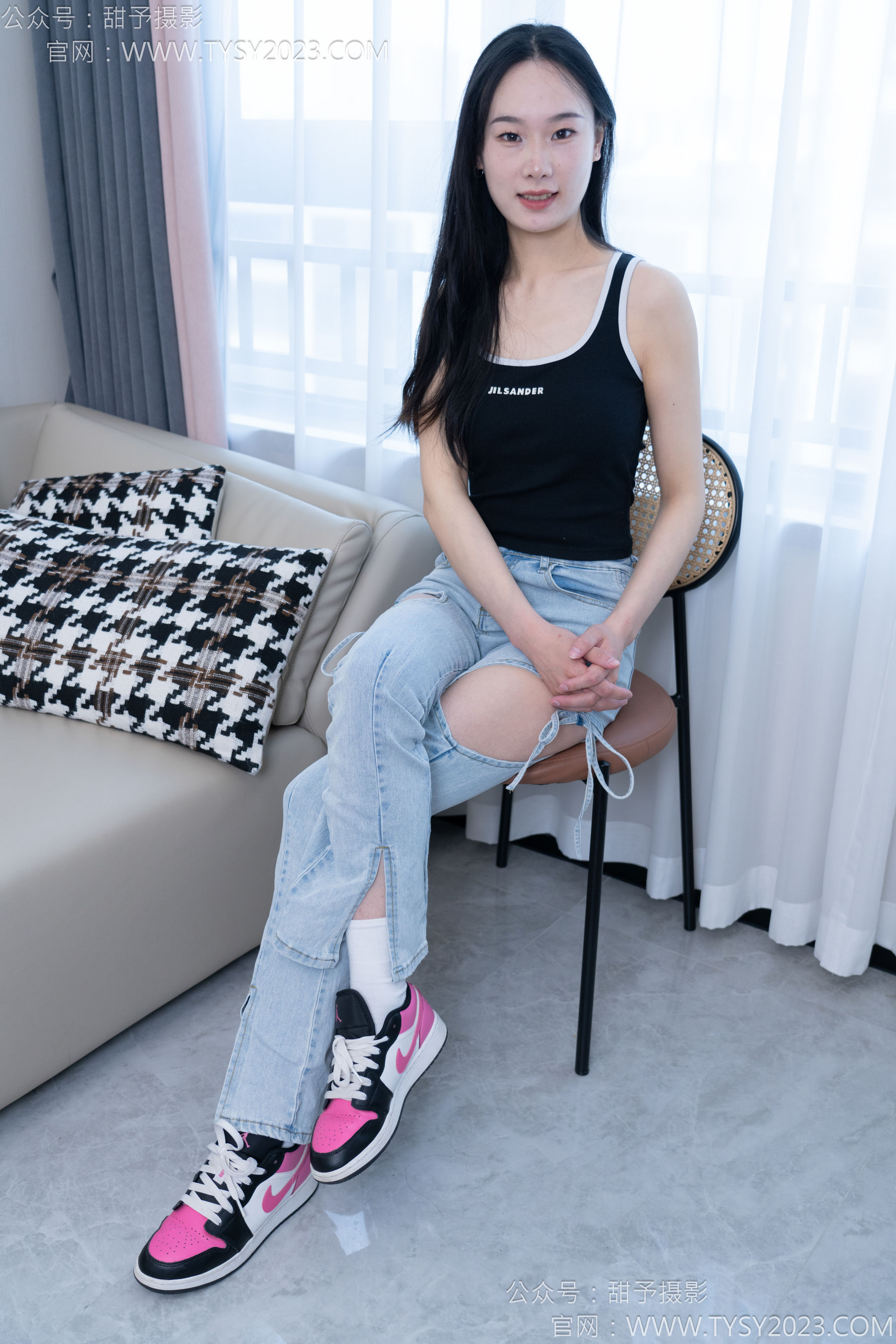 甜予摄影 No.181 小容 - 板鞋、白棉袜、裸足/(130P)