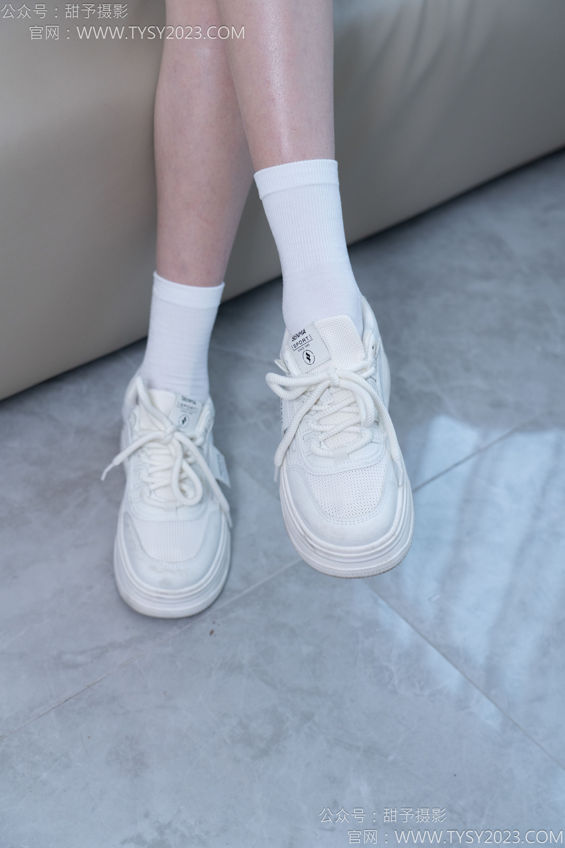甜予摄影 No.164 珞珞 - 板鞋、白棉袜、裸足/(130P)