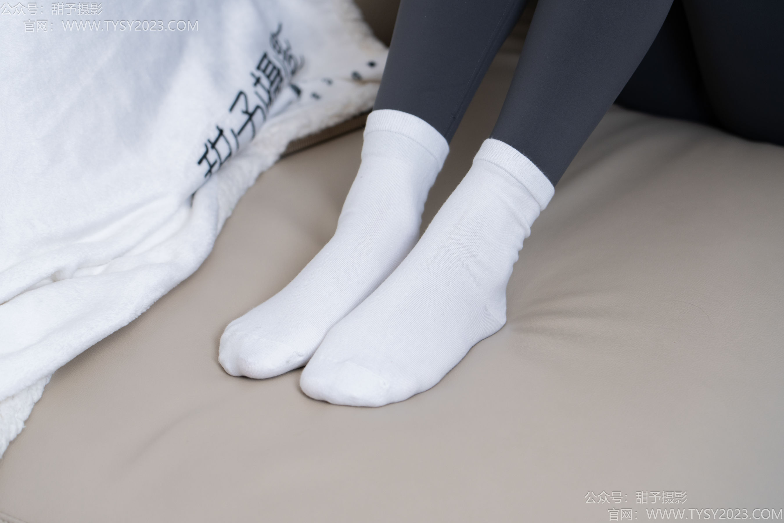 甜予摄影 No.192 澜澜 - 高跟鞋、白棉袜、裸足/(134P)