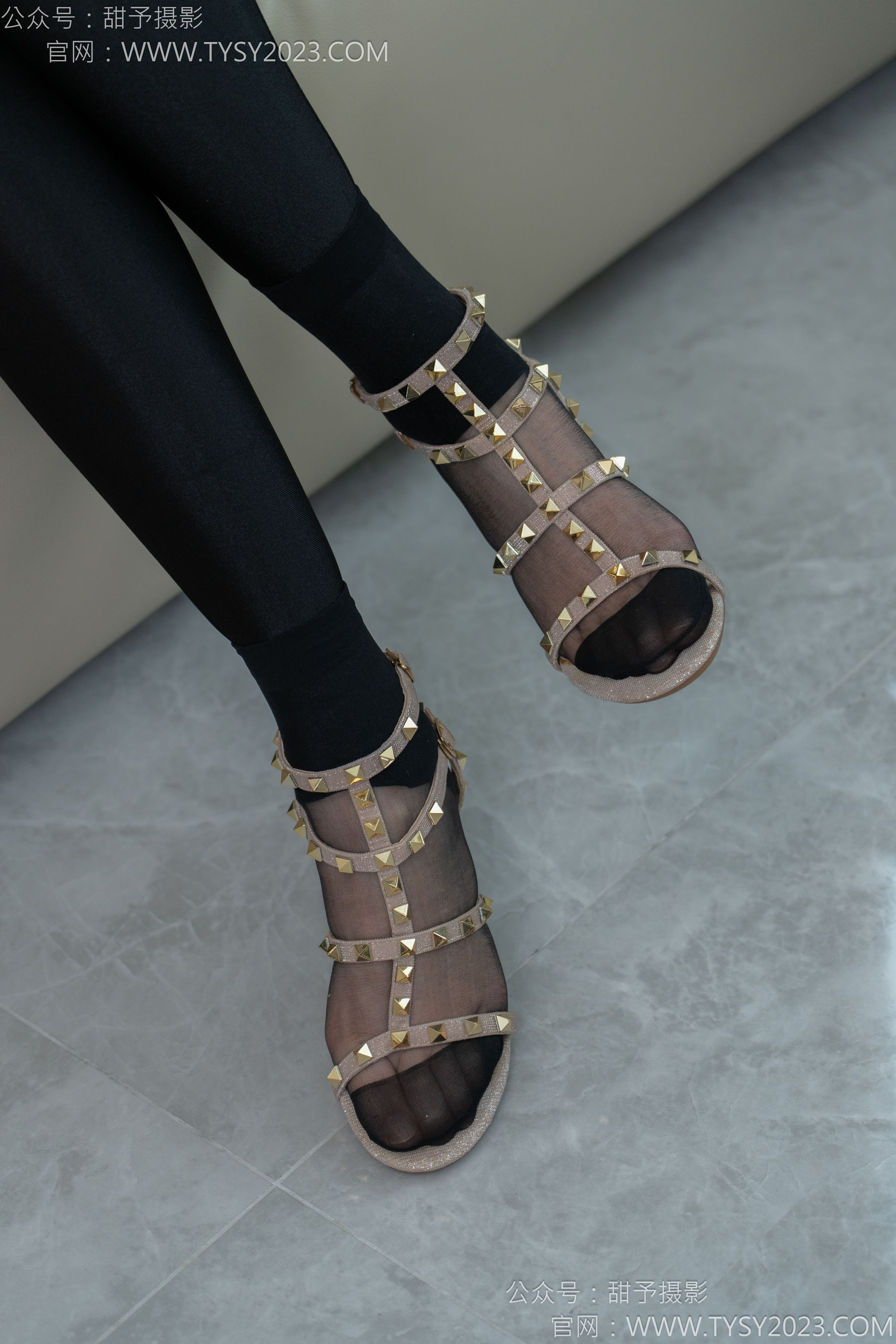 甜予摄影 No.158 梦梦 - 高跟鞋、短肉丝、短黑丝、裸足/(130P)