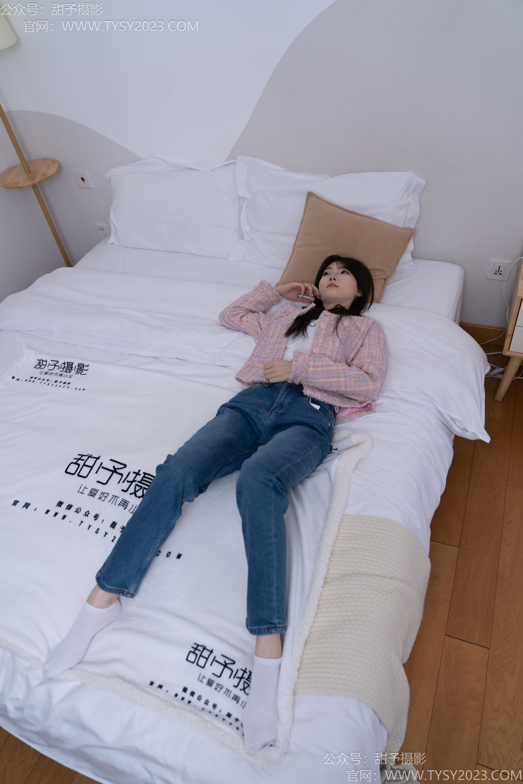 甜予摄影 No.189 璇璇 - 帆布鞋、裸足、抖腿剧情/(134P)