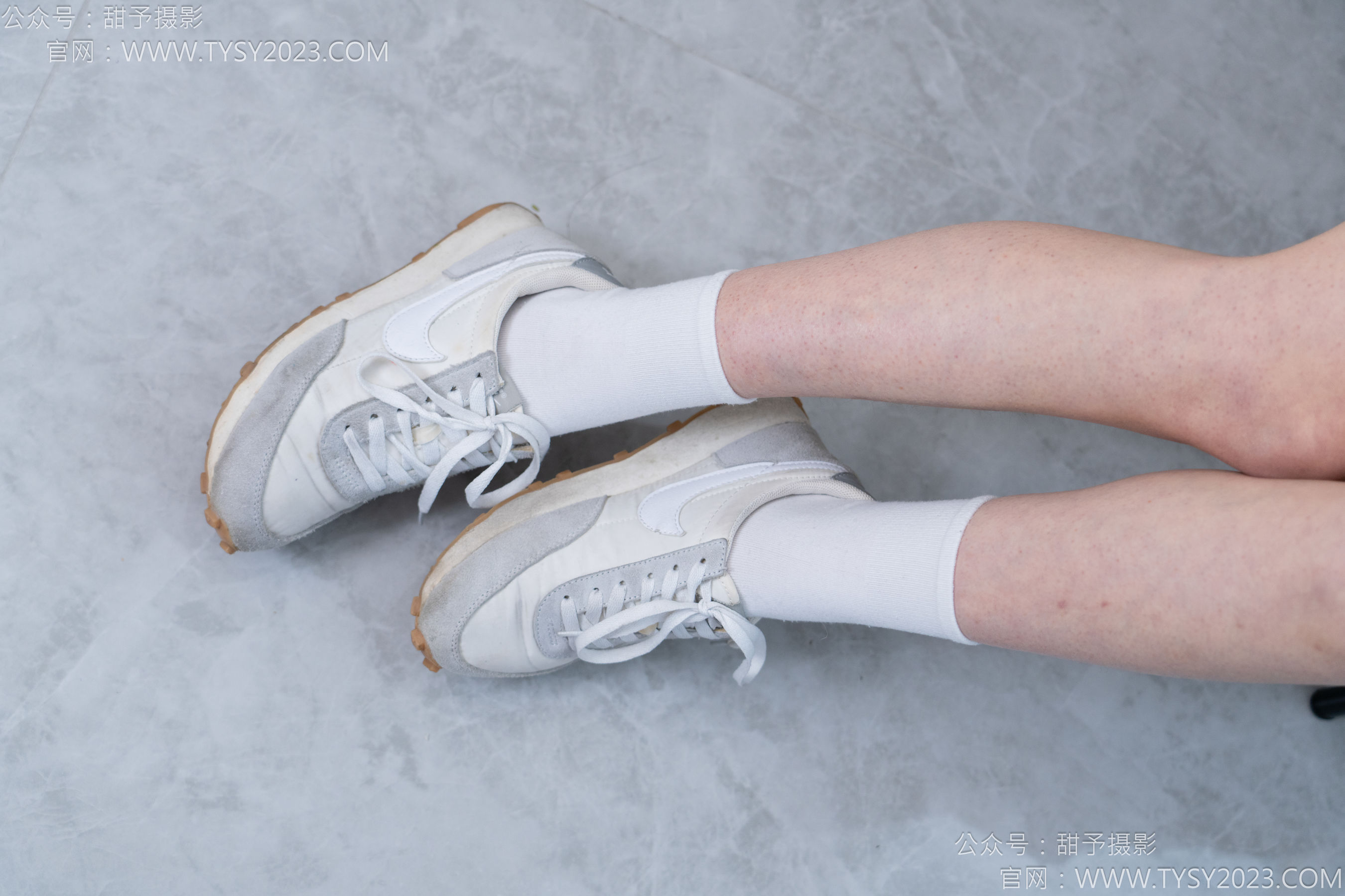 甜予摄影 No.167 小容 - 板鞋、白棉袜、裸足/(129P)