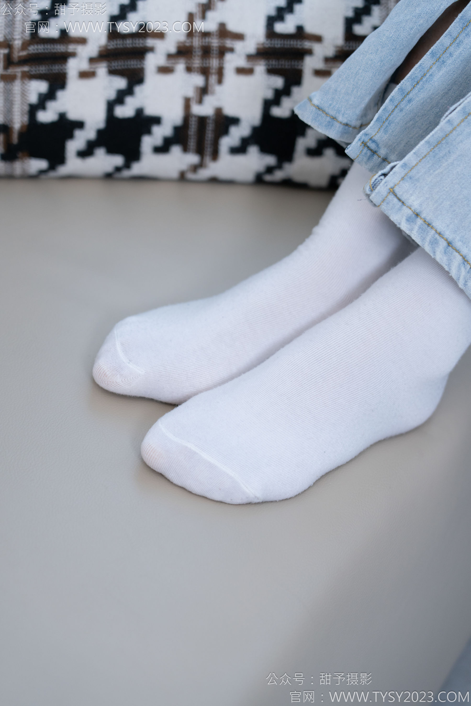 甜予摄影 No.181 小容 - 板鞋、白棉袜、裸足/(130P)
