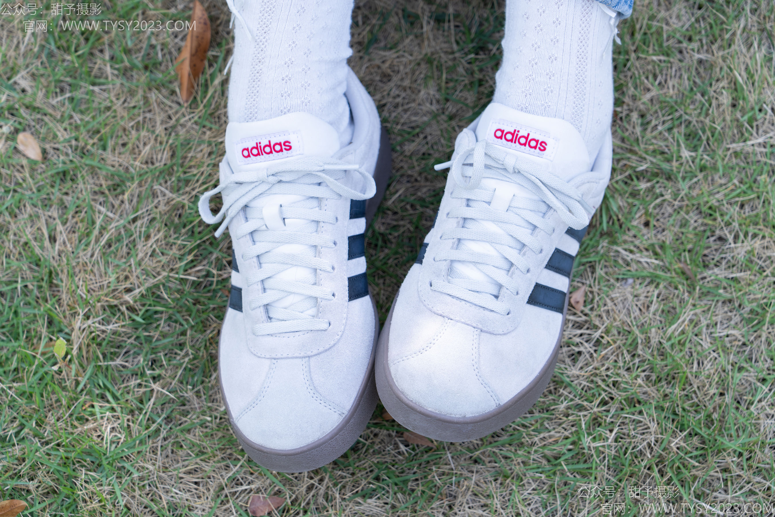 甜予摄影 No.194 小橙子 - 板鞋、白棉袜、裸足/(130P)