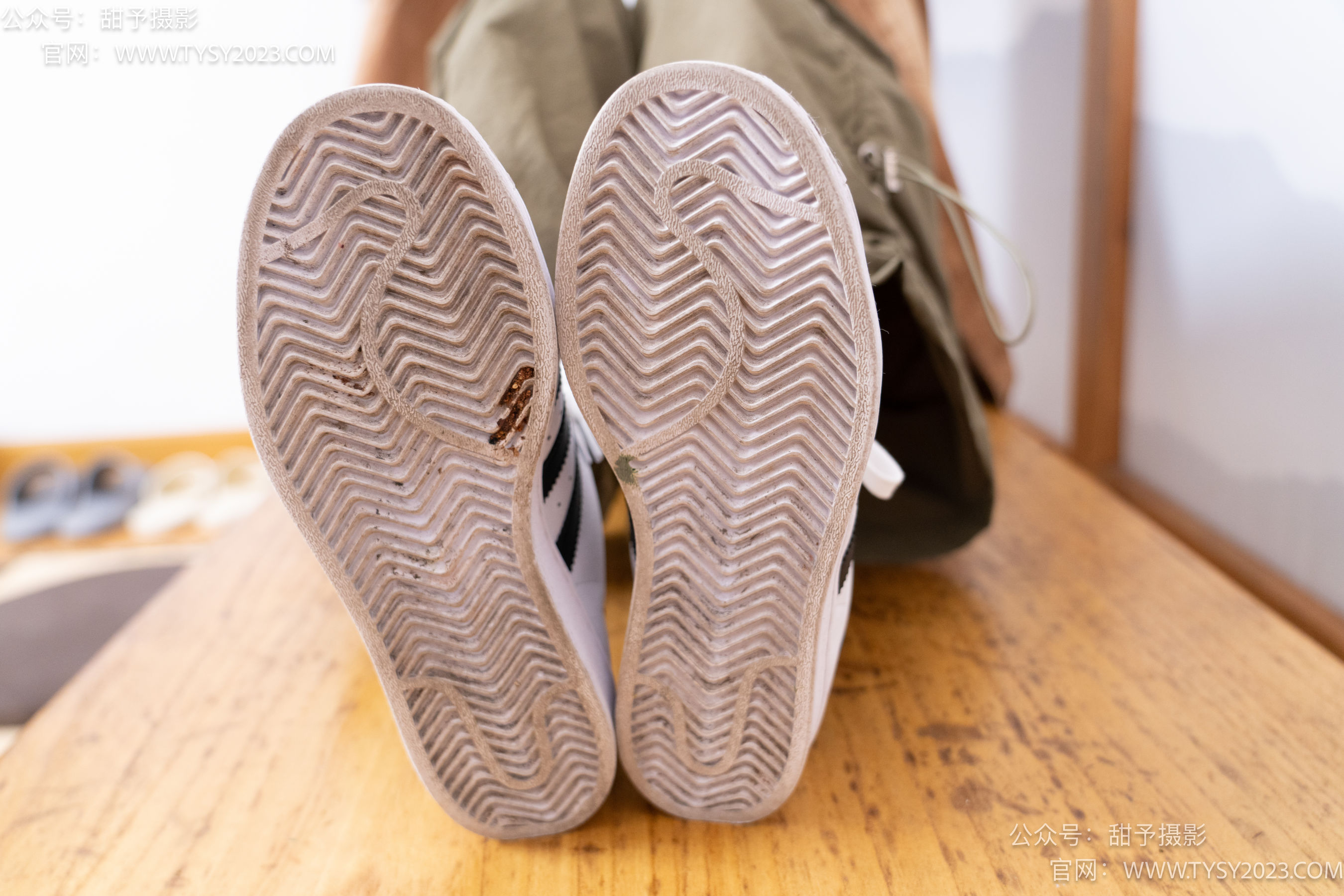 甜予摄影 No.161 双双 - 板鞋、白棉袜、裸足/(130P)