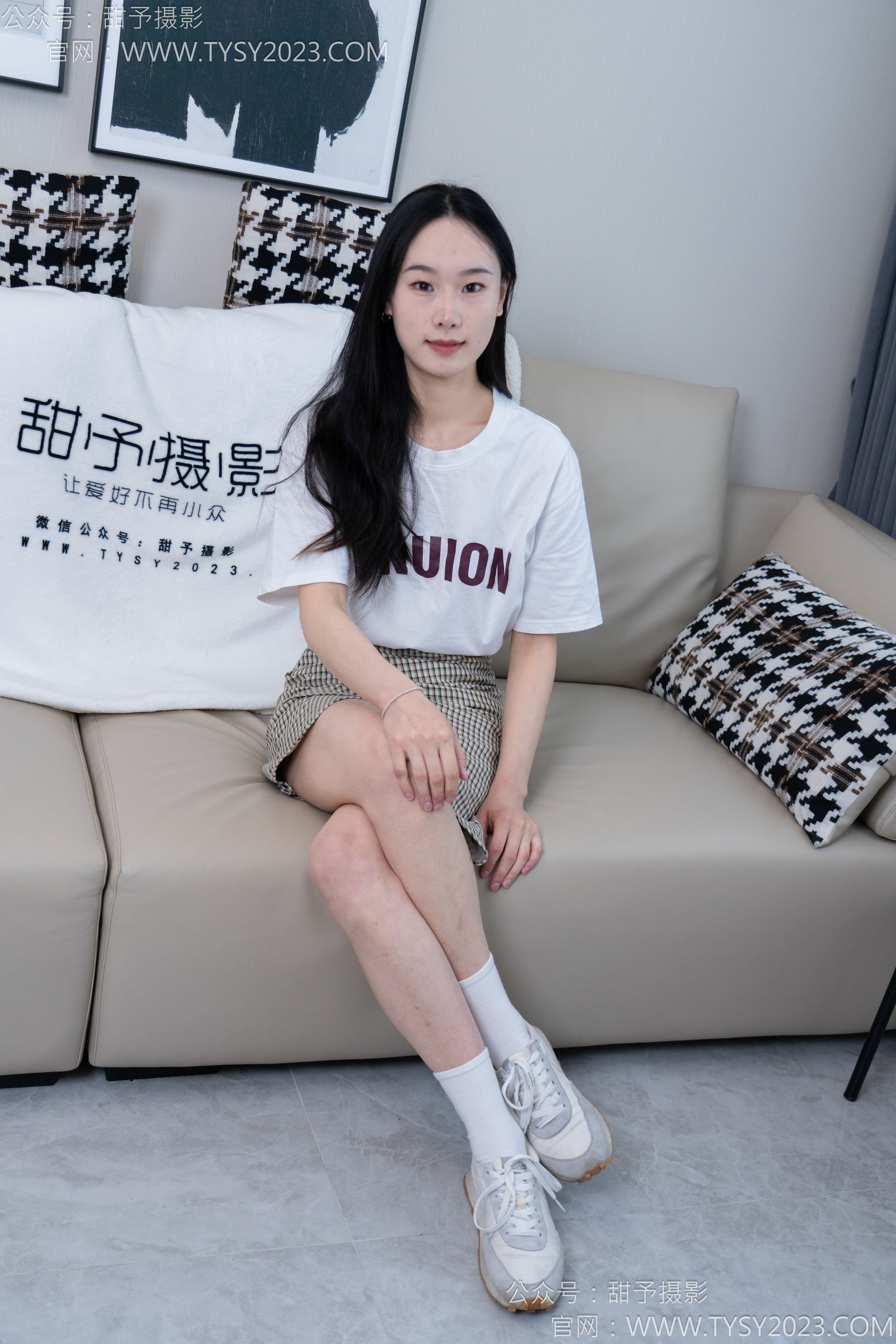 甜予摄影 No.167 小容 - 板鞋、白棉袜、裸足/(129P)