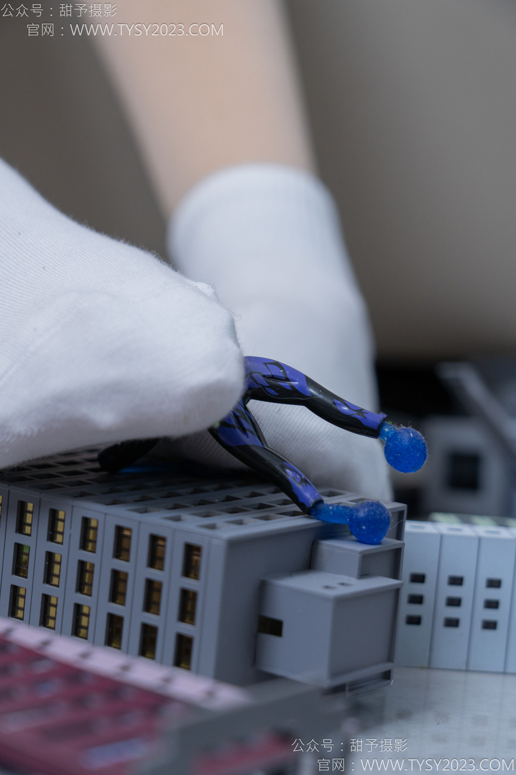 甜予摄影 No.182 珞珞 - 板鞋、白棉袜、厚肉丝、小人国剧情/(134P)