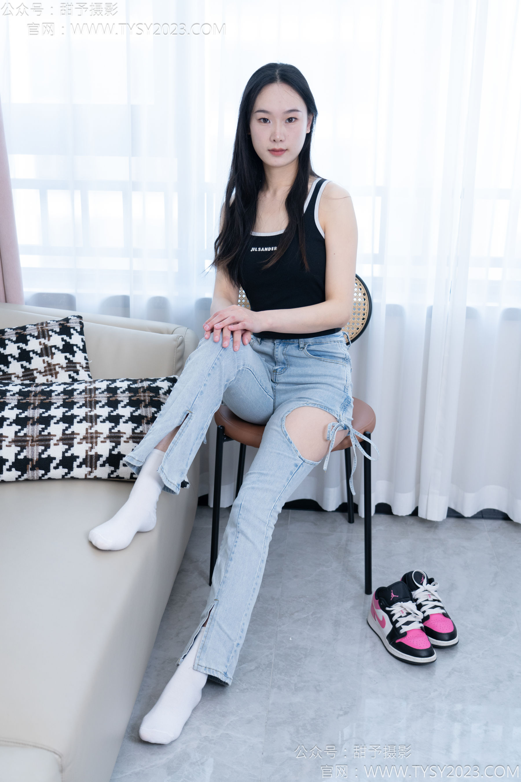 甜予摄影 No.181 小容 - 板鞋、白棉袜、裸足/(130P)