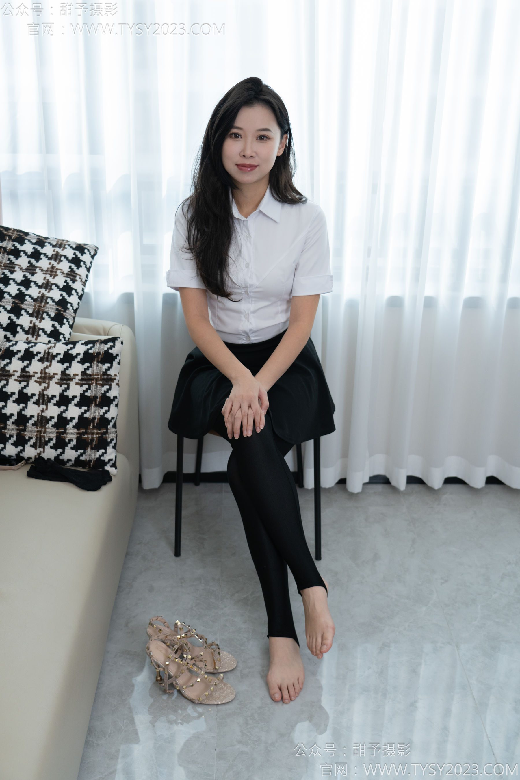 甜予摄影 No.158 梦梦 - 高跟鞋、短肉丝、短黑丝、裸足/(130P)
