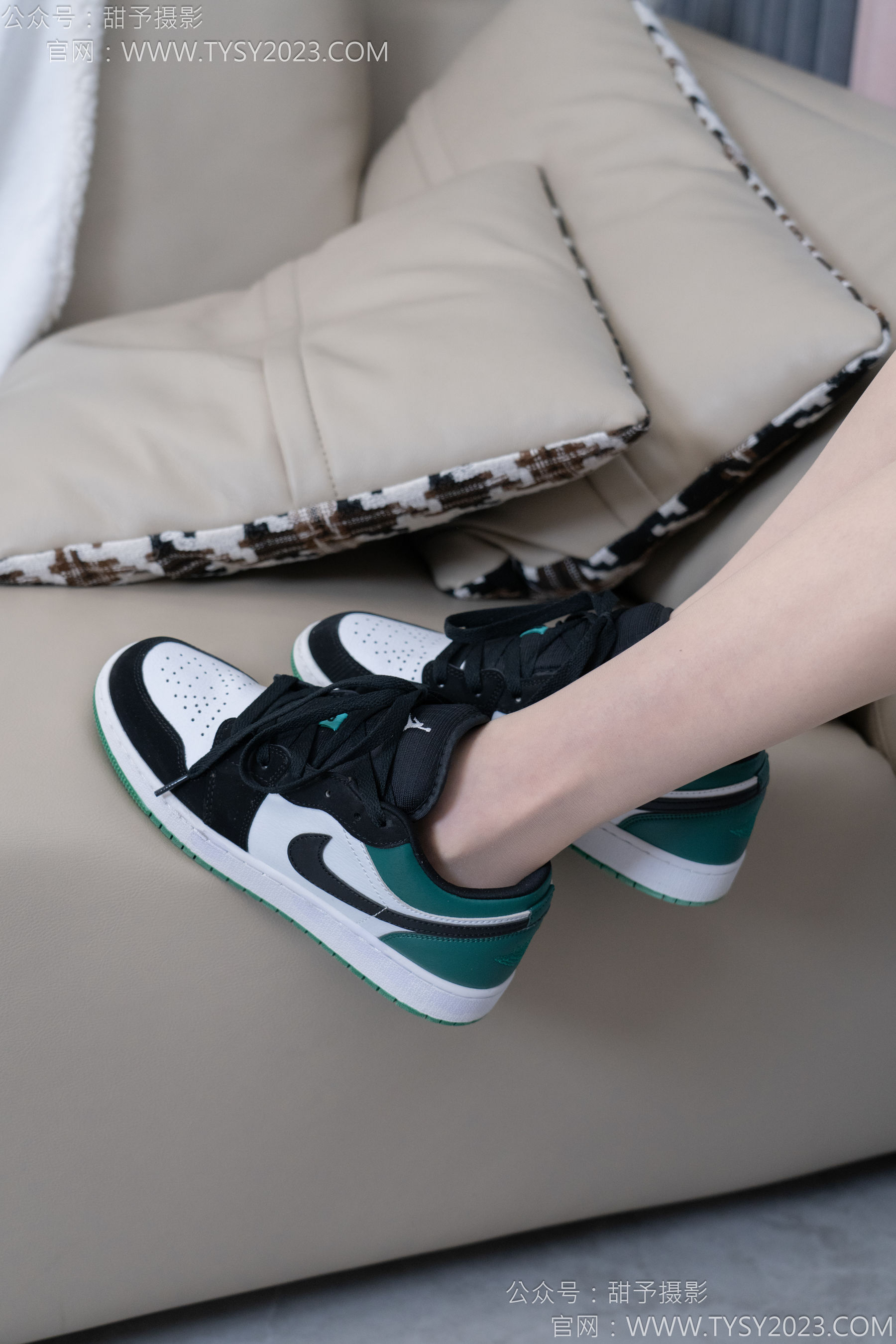 甜予摄影 No.176 珞珞 - 板鞋、薄肉丝/(134P)