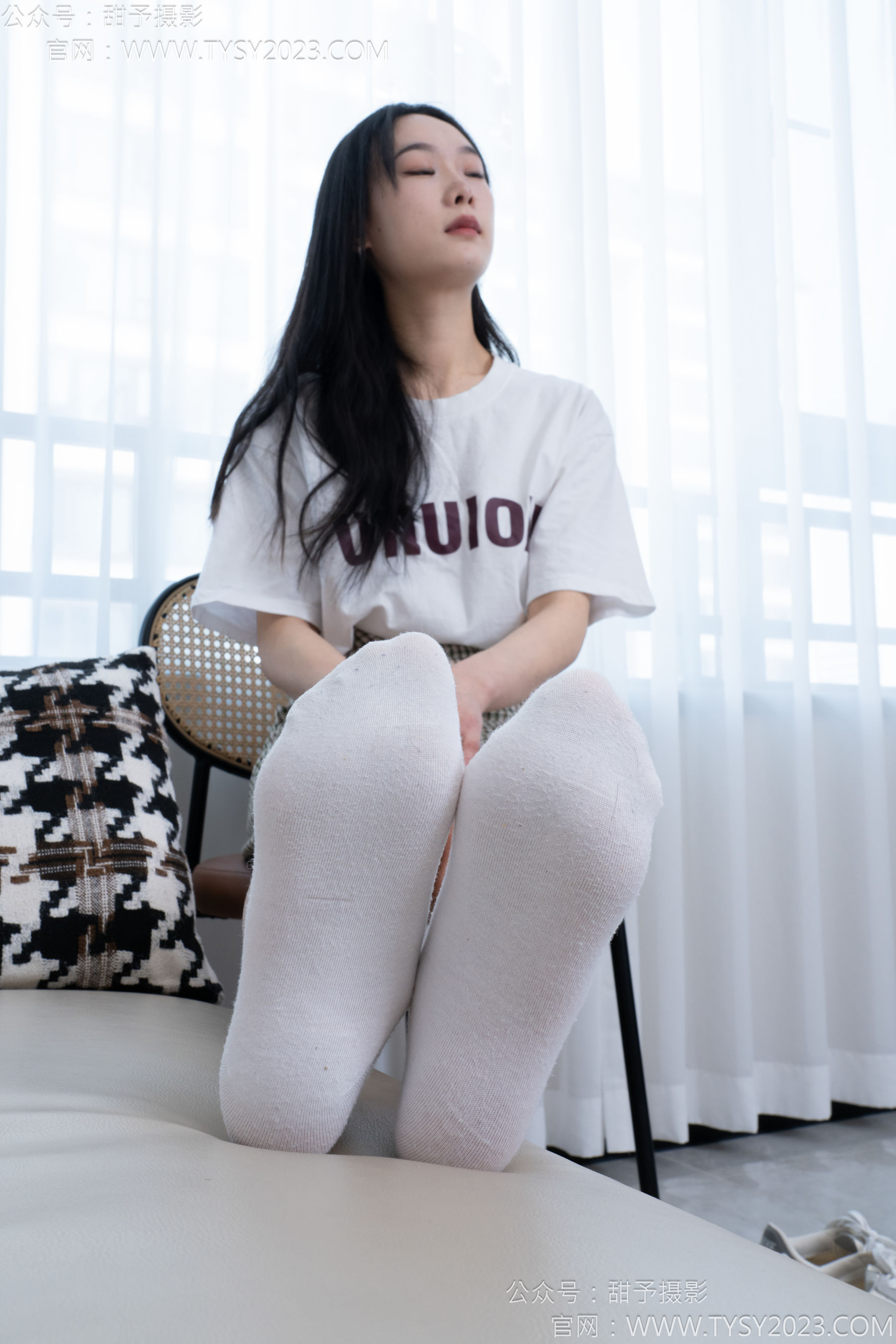 甜予摄影 No.167 小容 - 板鞋、白棉袜、裸足/(129P)